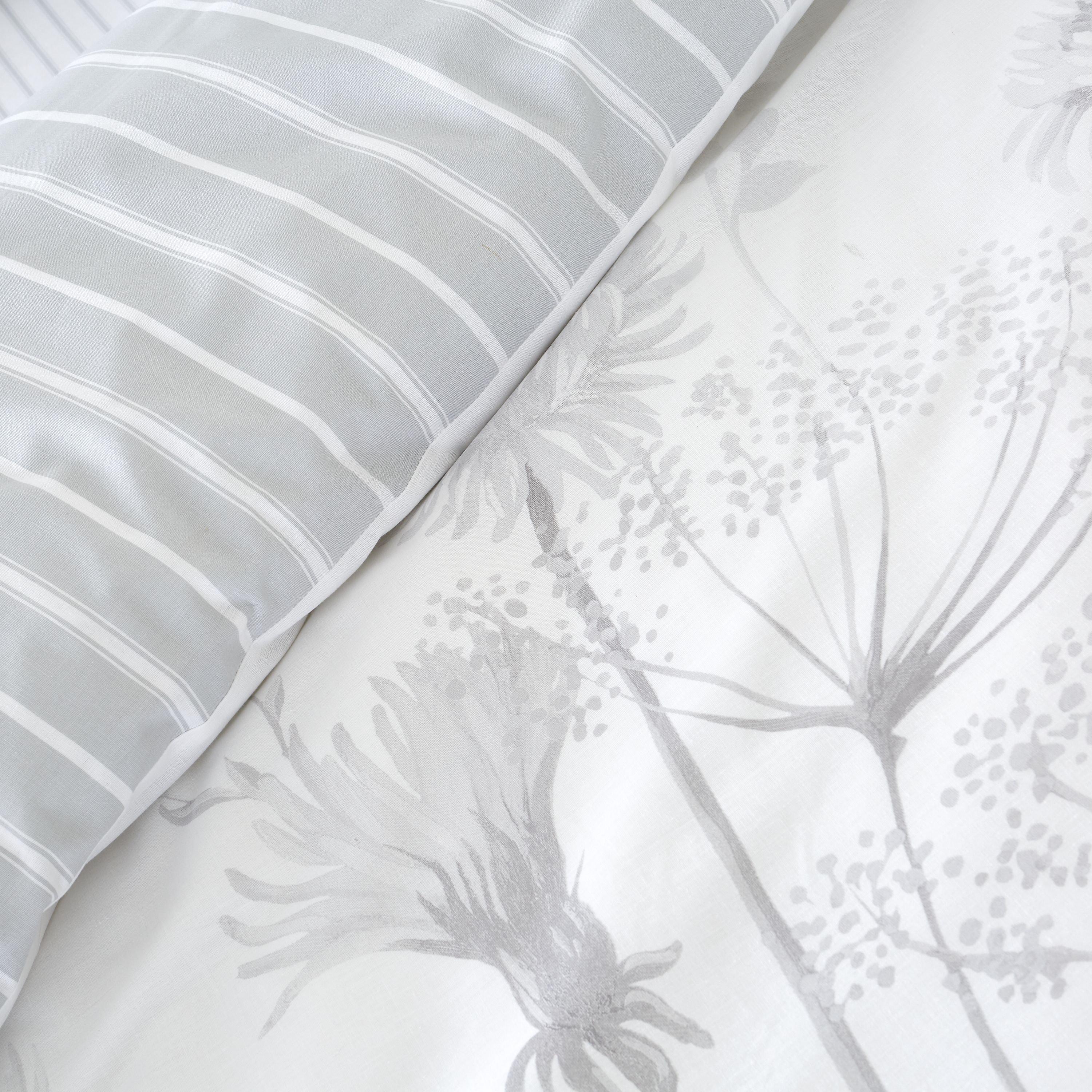 White - Catherine Lansfield - Meadowsweet Floral Reversible Duvet Cover Set - 3