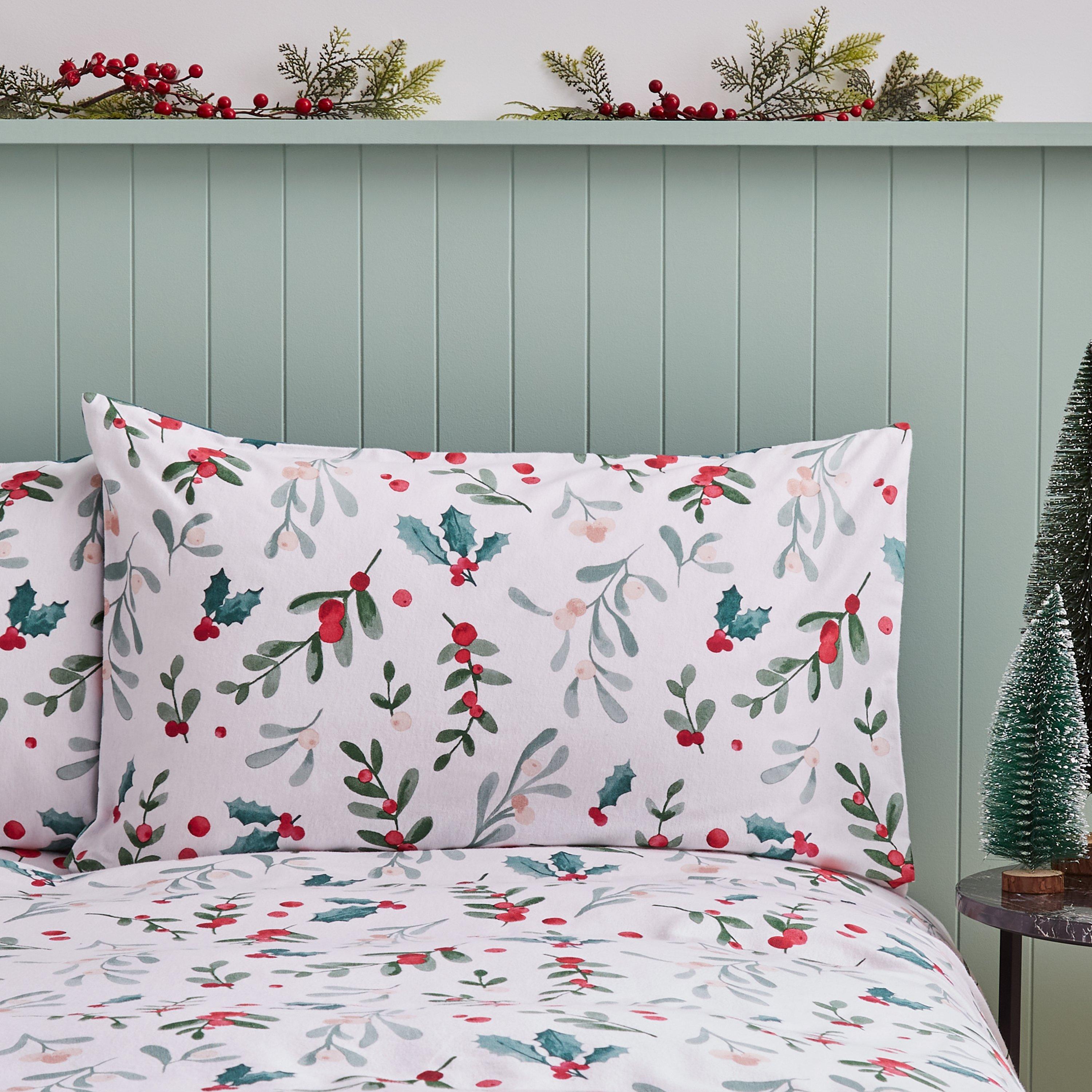 White / Green - Catherine Lansfield - Christmas Holly and Mistletoe Duvet Cover Set - 3
