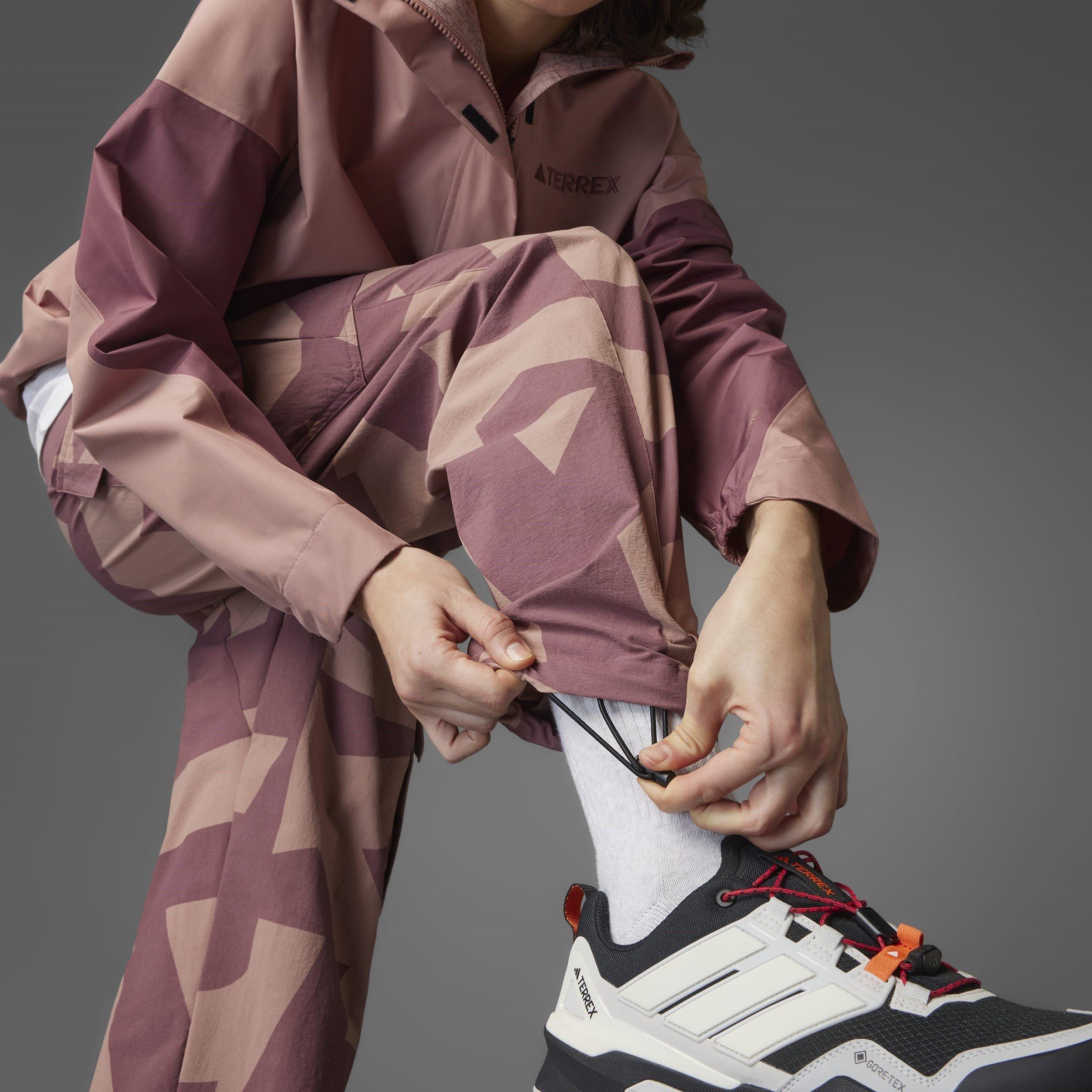 Leises Karmesinrot - adidas - Terrex Xploric Cargo Joggers Printed Womens - 13