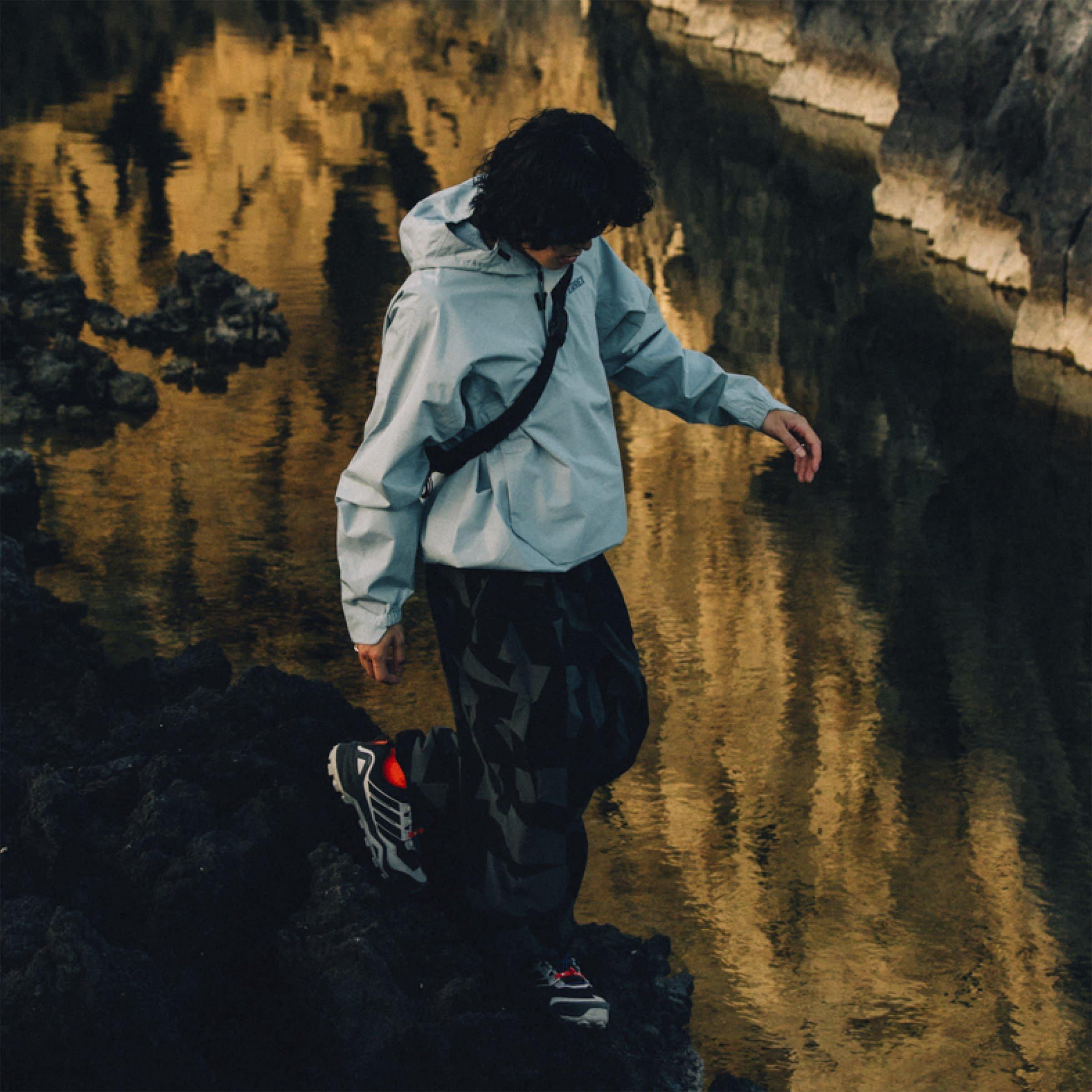 Magisches Grau - adidas - Terrex Xploric 2.5L Anorak Mens - 7