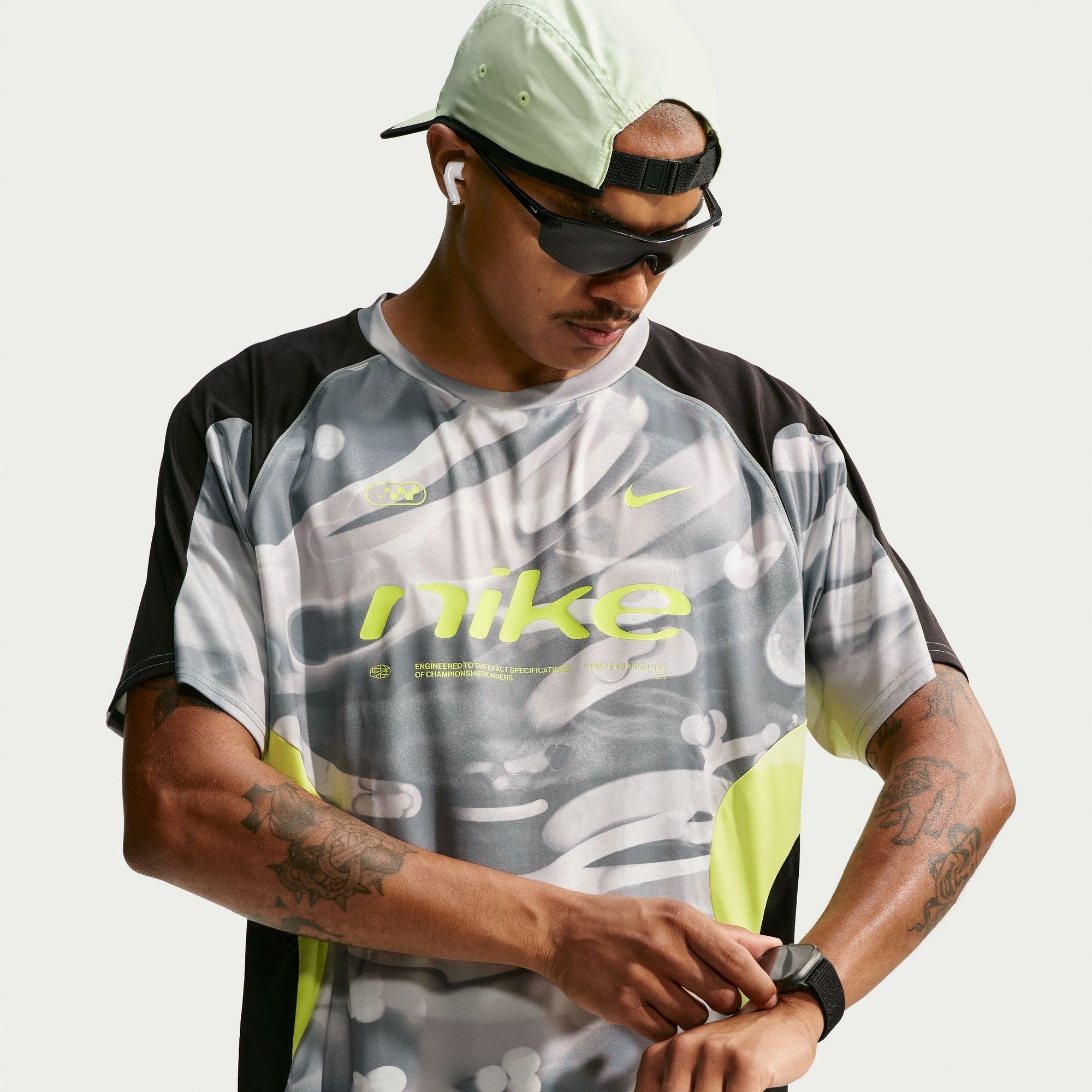 Smoke Grey/Blk - Nike - Nike Disrupt Running Sn64 - 1