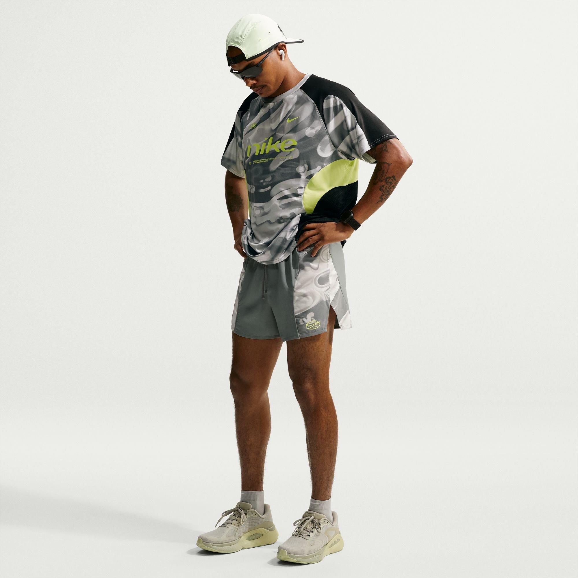 Rook Grijs/Zwart - Nike - Nike Disrupt Running Sn64 - 7
