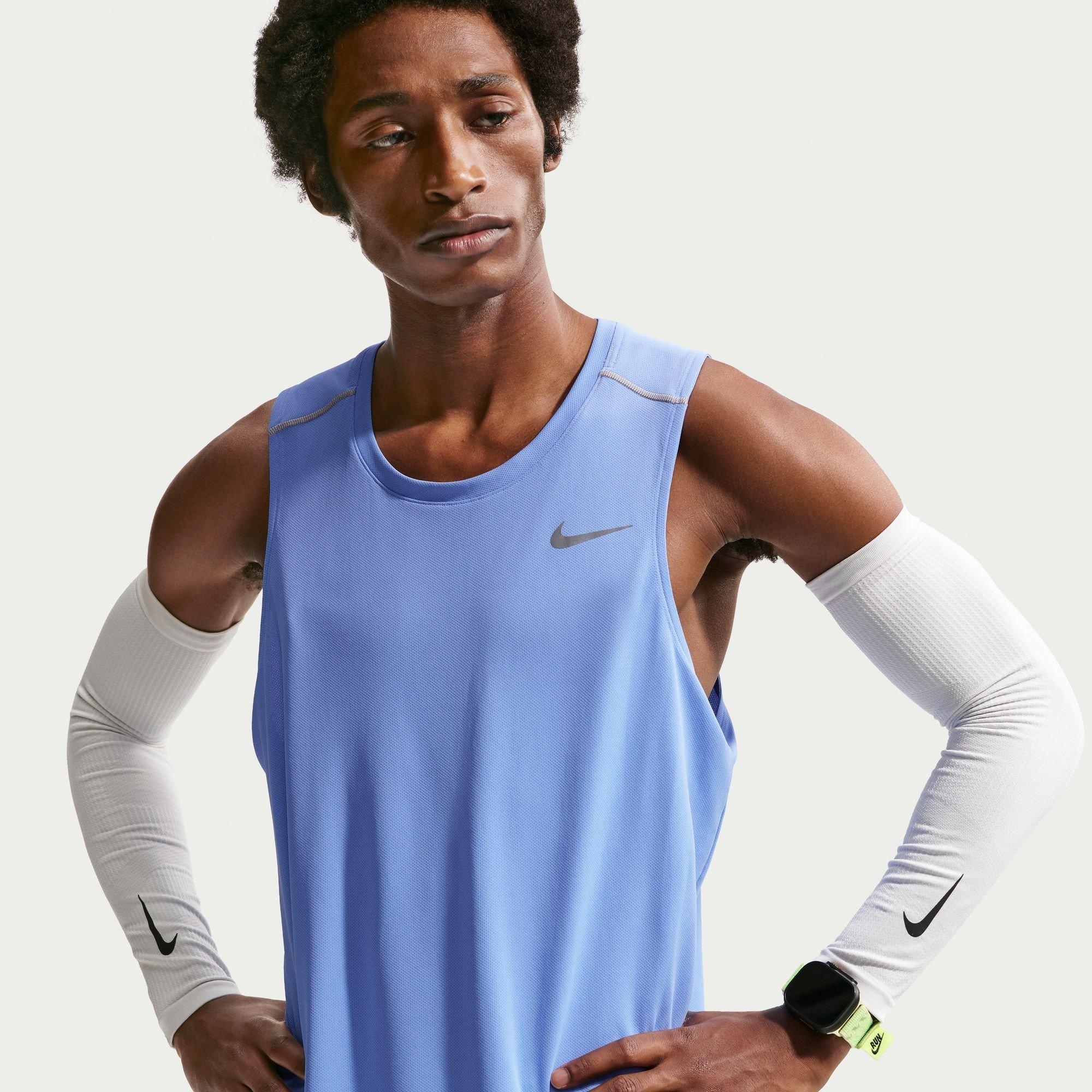 Nike Men's Performance Running Vest - Royal Pulse - M