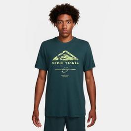 Nike Element Rise And Shine T-shirt imprimé au dos Noir