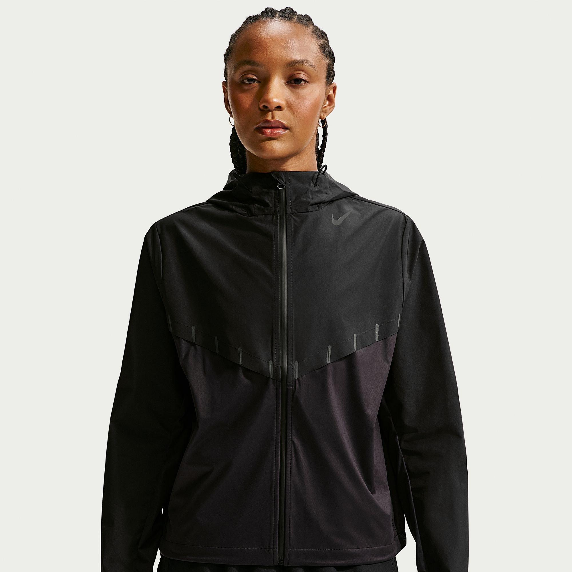 Nike Women's Aeroswift Slim Fit Running Jacket - Black/Black - 16 (XL)