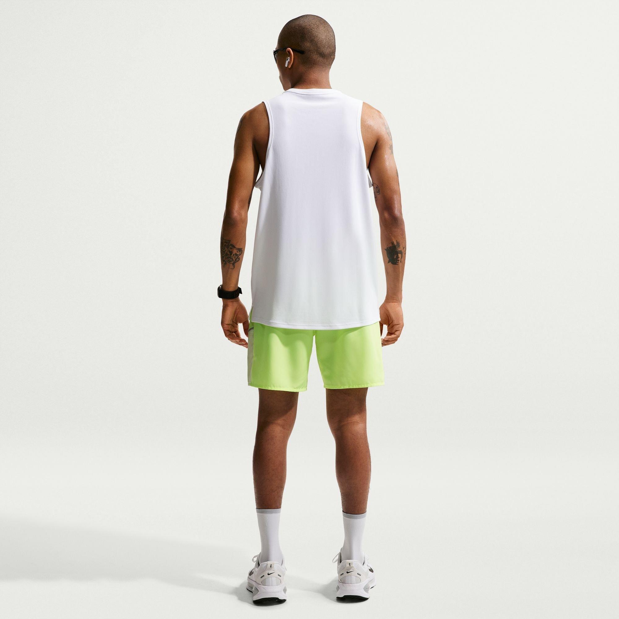 Volt Ice - Nike - Nike Miler 7in Short Sn00 - 4