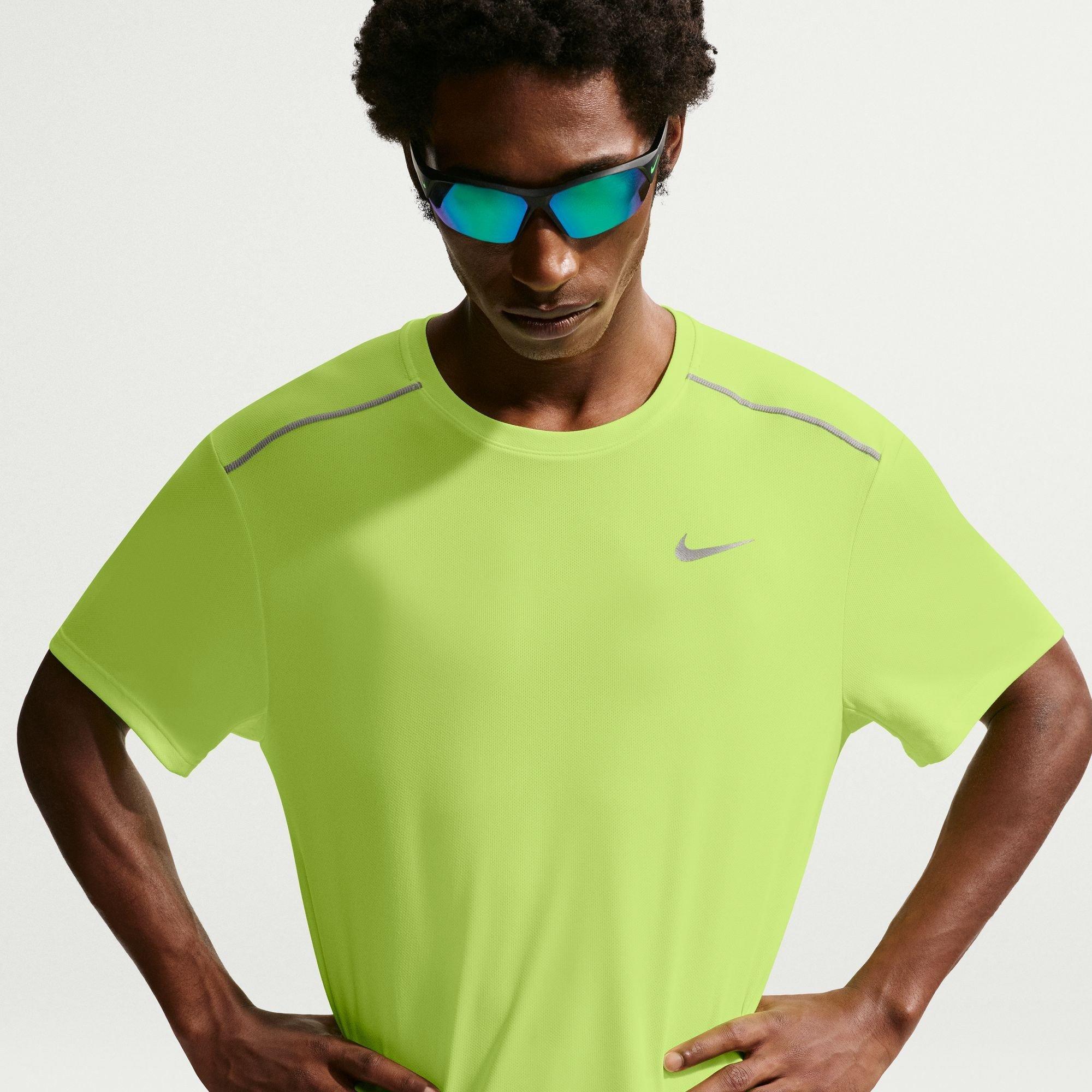 Nike Men's Volt Ice Drifit Miler Running Top - M