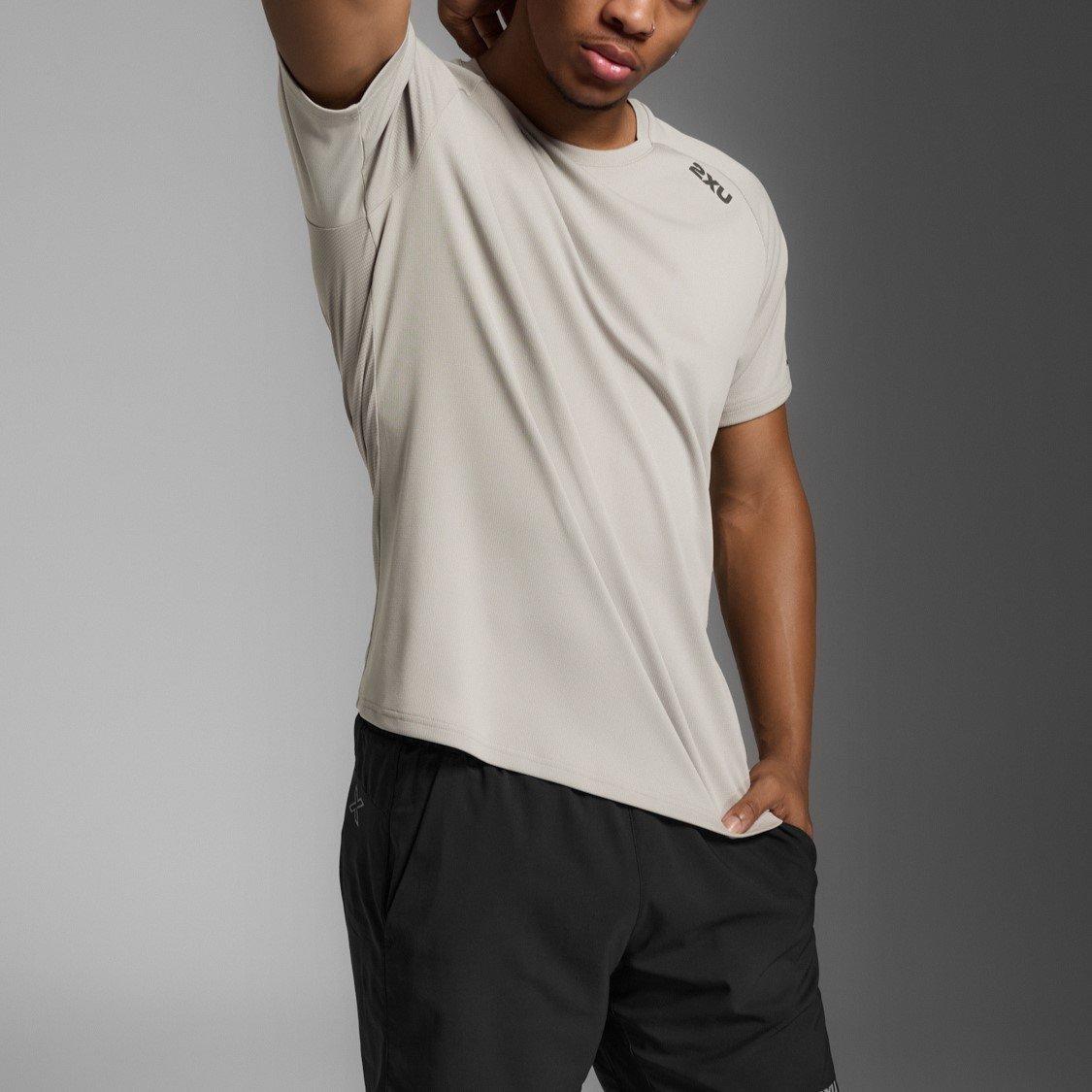 Carbon/Blk Ref - 2XU - Aero Mens Performance T Shirt - 3