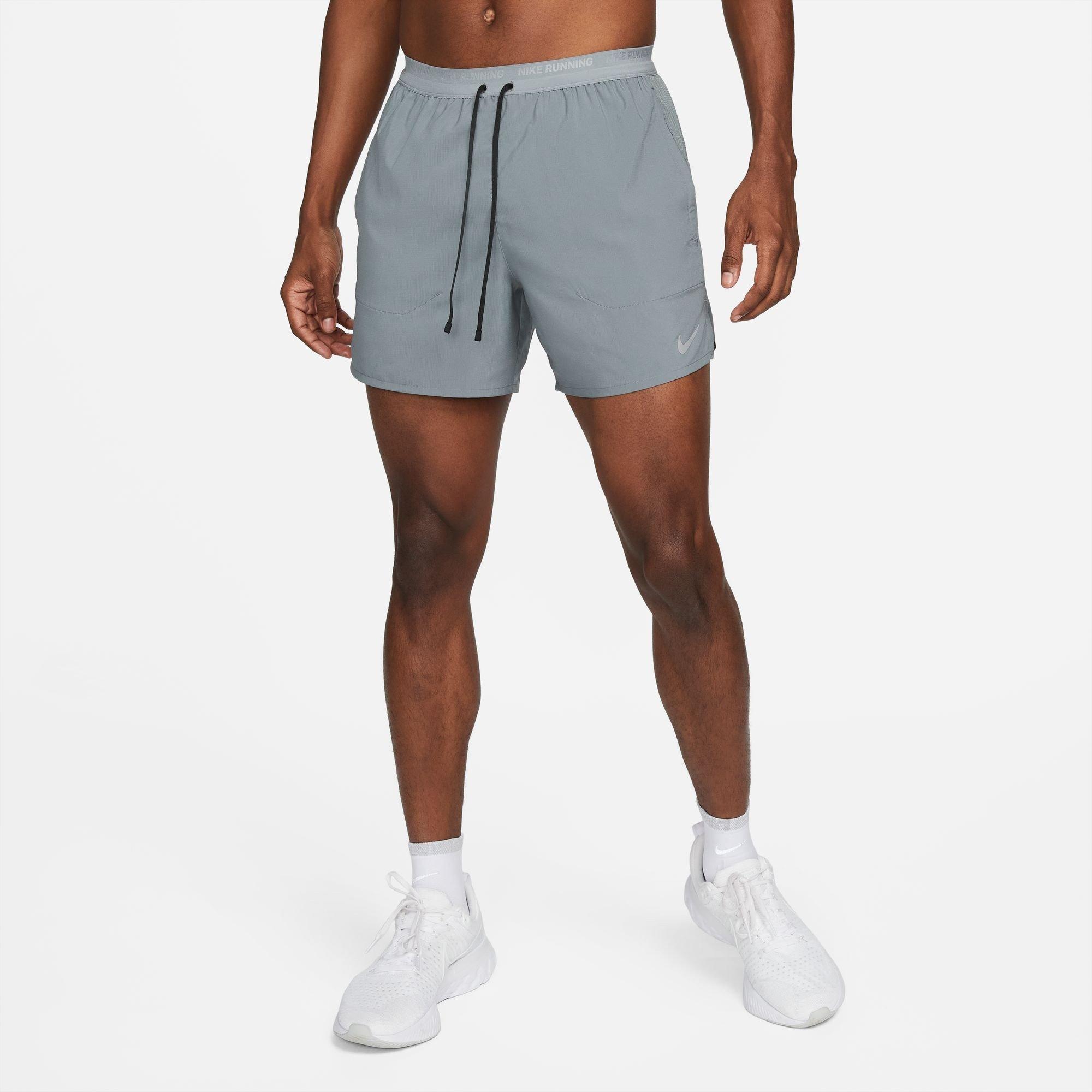 Gris humo - Nike - Stride Men's Dri-FIT 5 Brief-Lined Running Shorts - 3