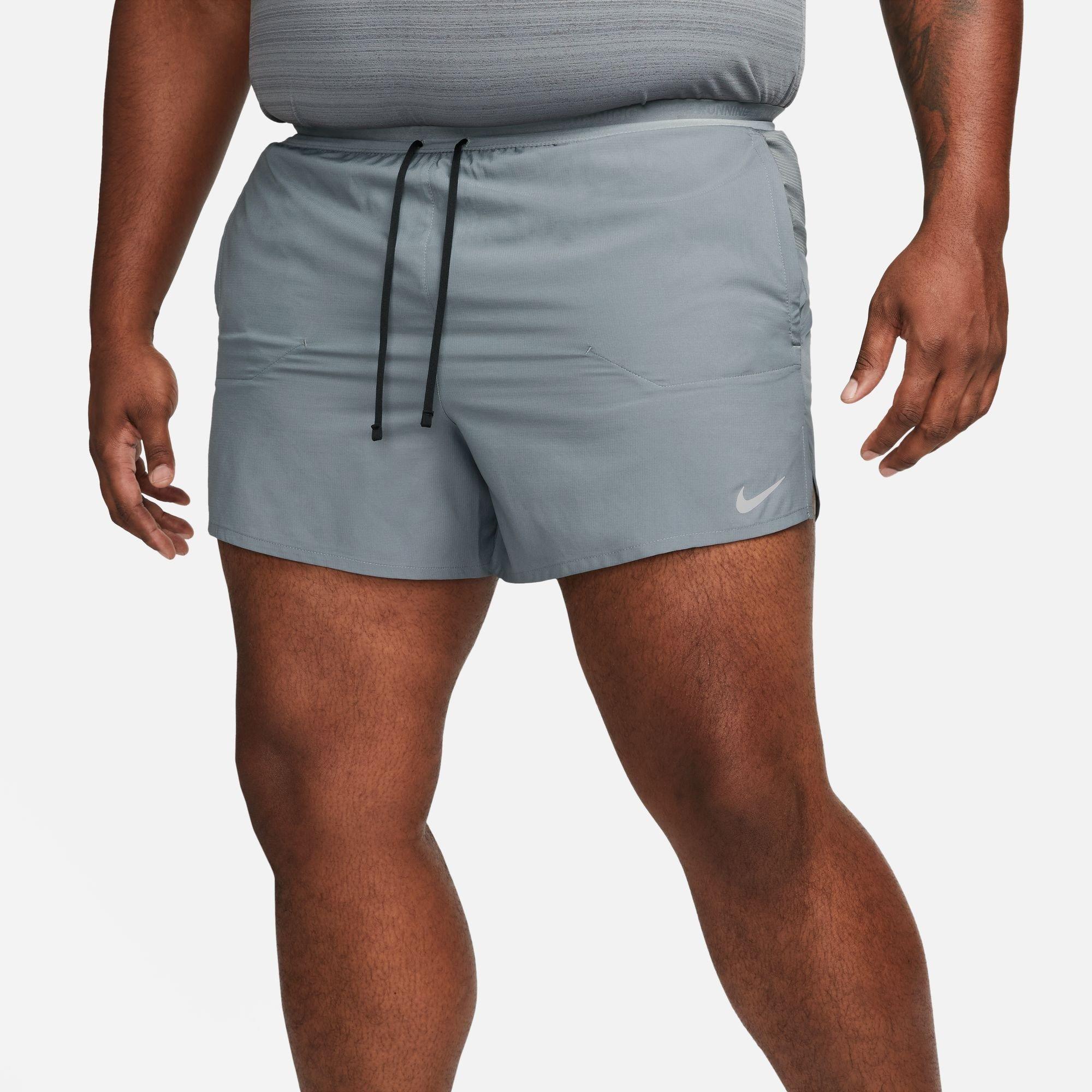 Gris humo - Nike - Stride Men's Dri-FIT 5 Brief-Lined Running Shorts - 8