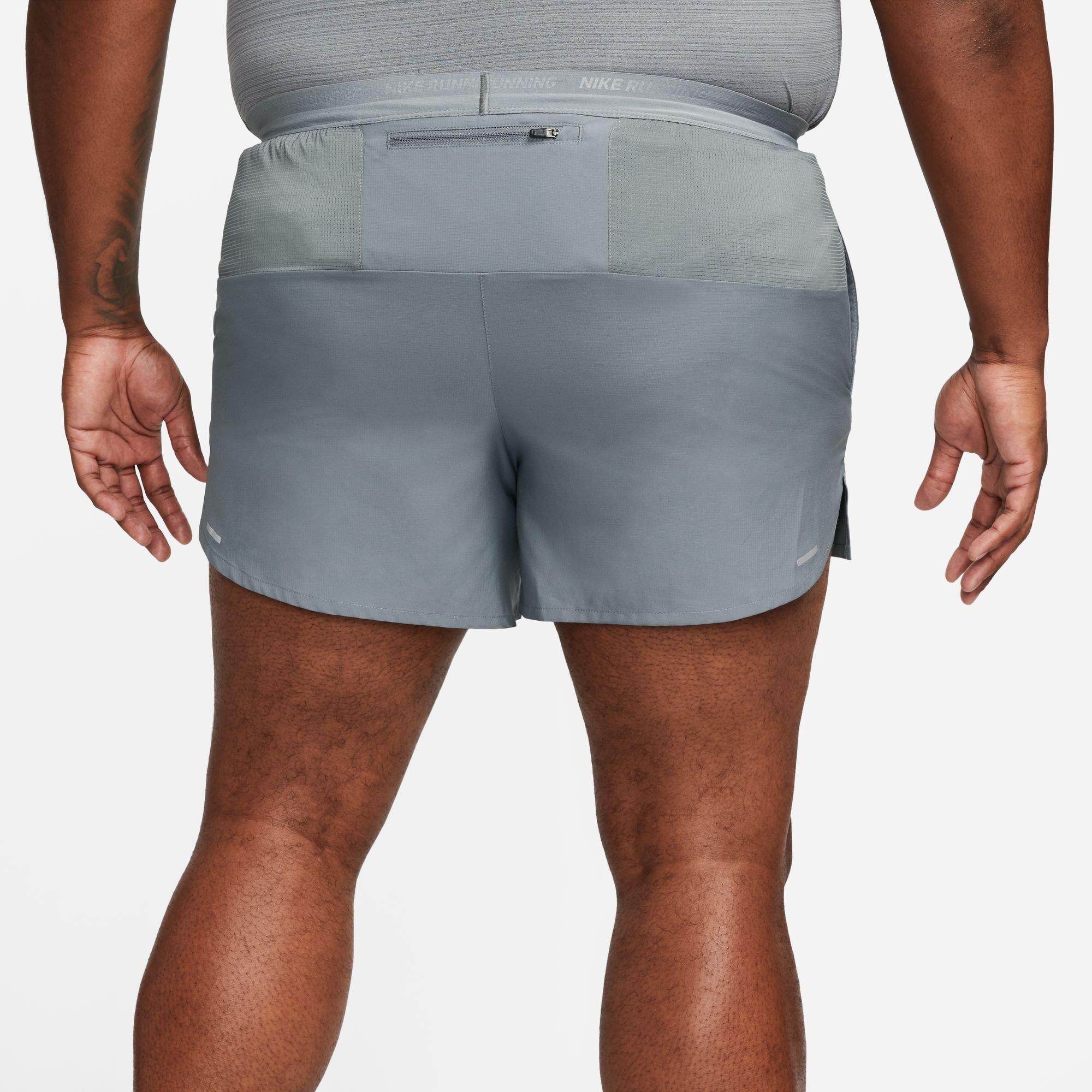 Gris humo - Nike - Stride Men's Dri-FIT 5 Brief-Lined Running Shorts - 9