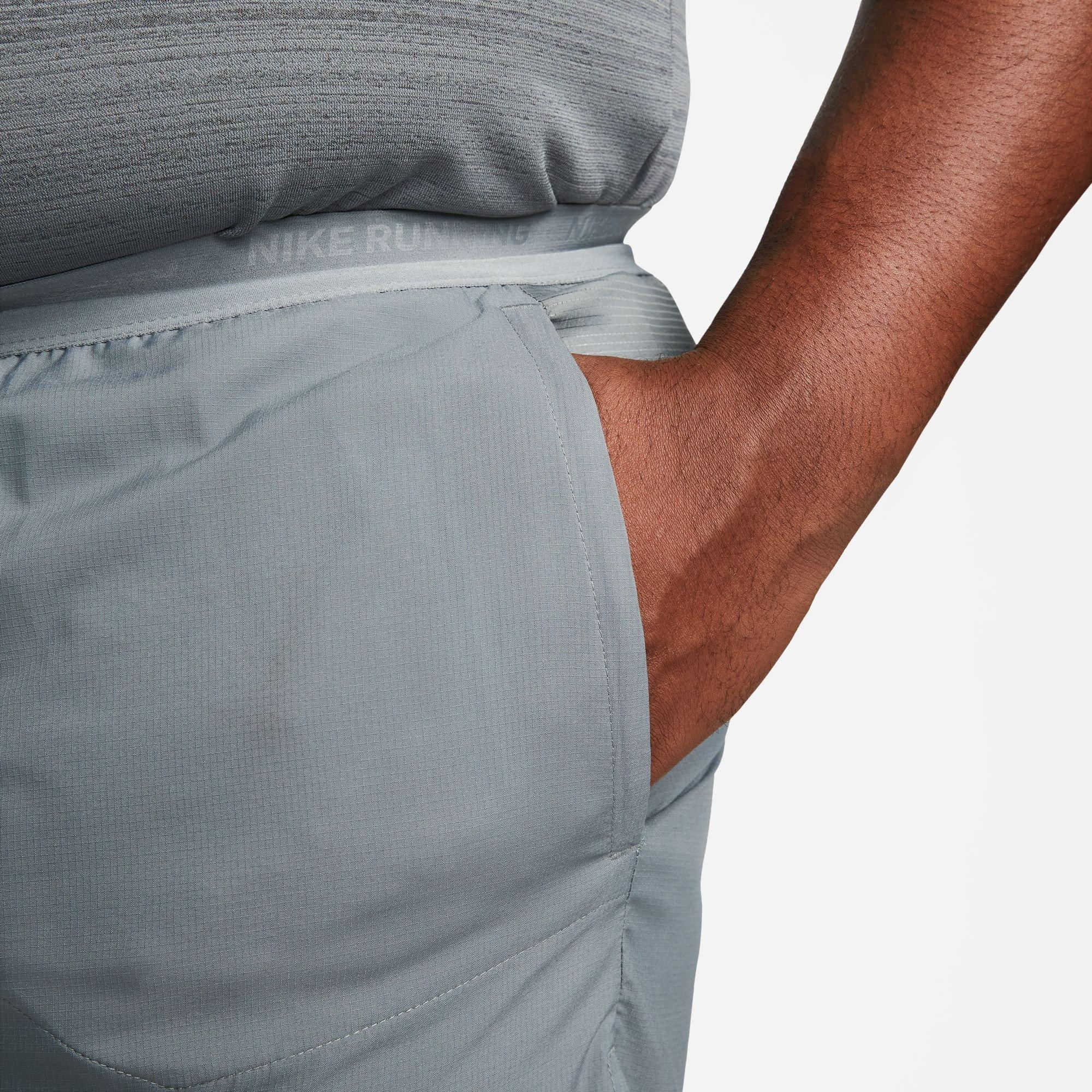 Gris humo - Nike - Stride Men's Dri-FIT 5 Brief-Lined Running Shorts - 10