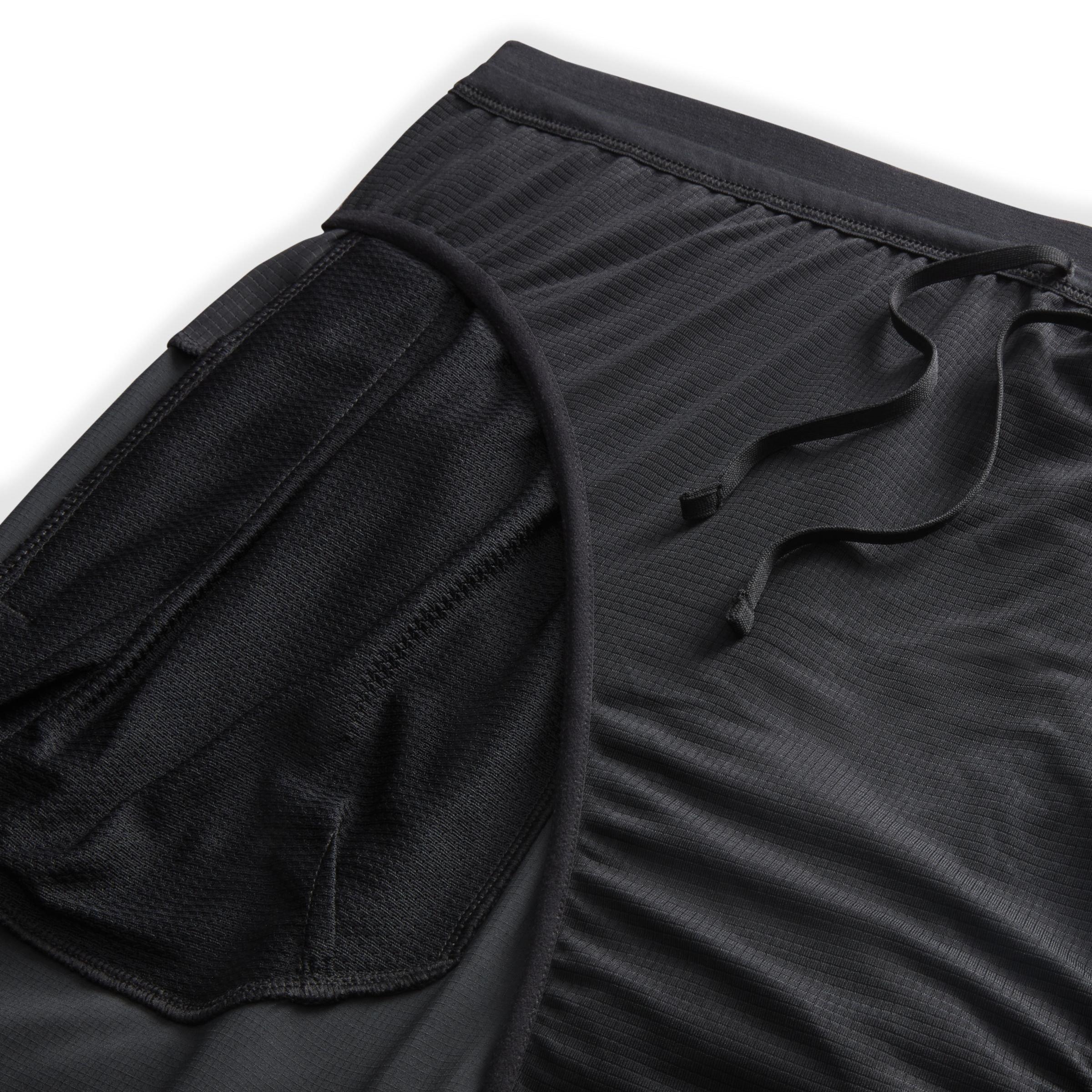 Schwarz/Schwarz/Silber - Nike - Stride 7In Short - 4