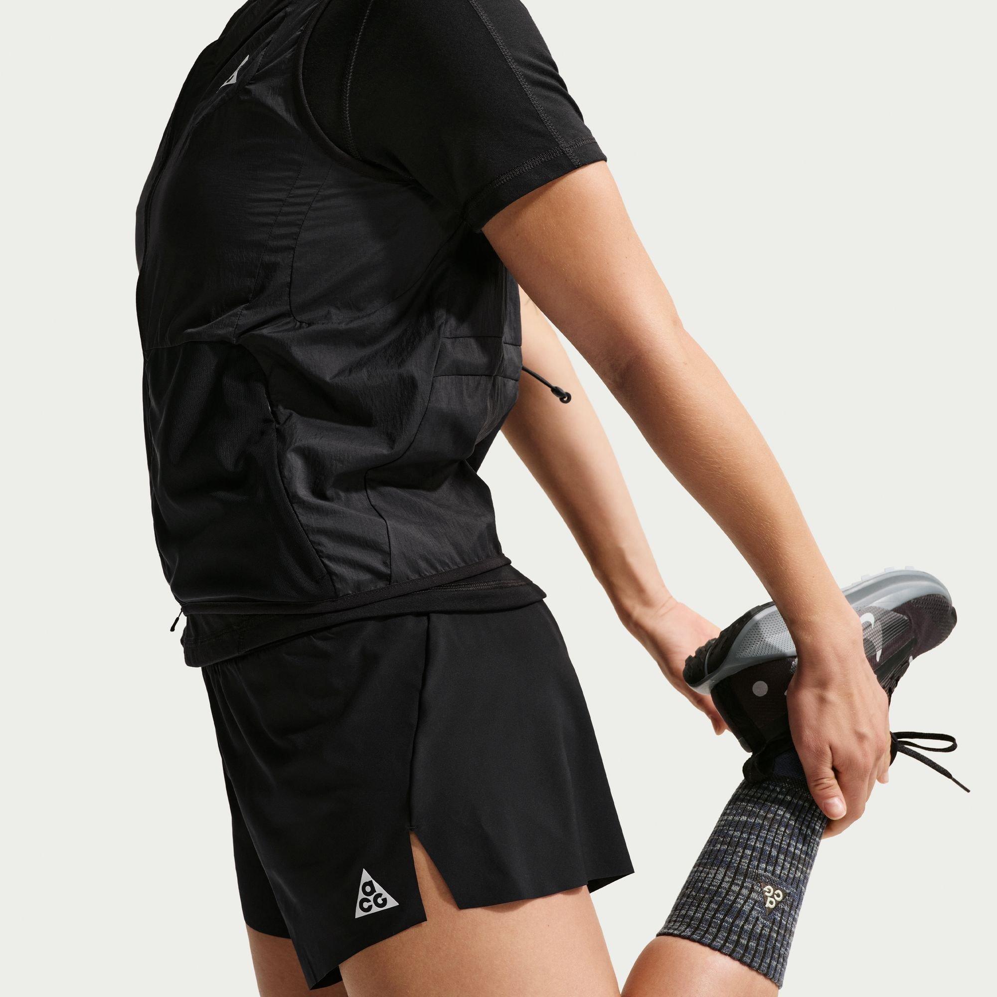 Preto/Branco - Nike - Women's Performance Running Shorts - 9