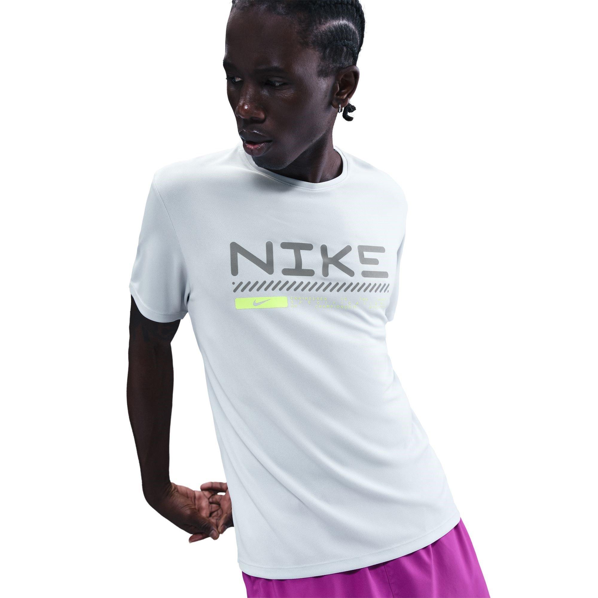 Nike Men's Wint Miler Tee Sn54 - Platinum - S