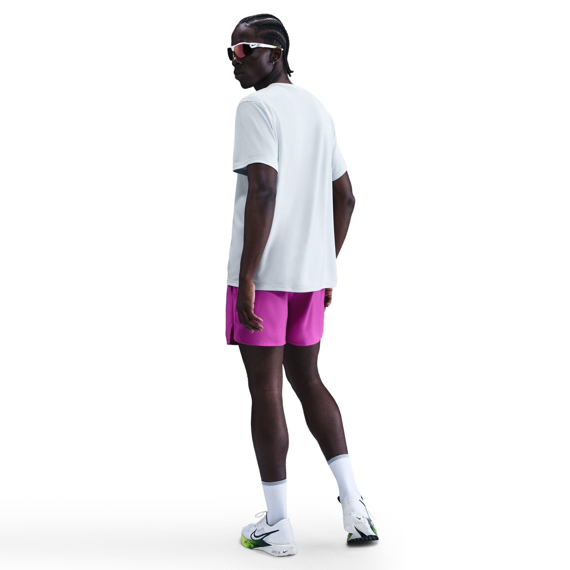 Platinum - Nike - Wint Miler Tee Sn54 - 4