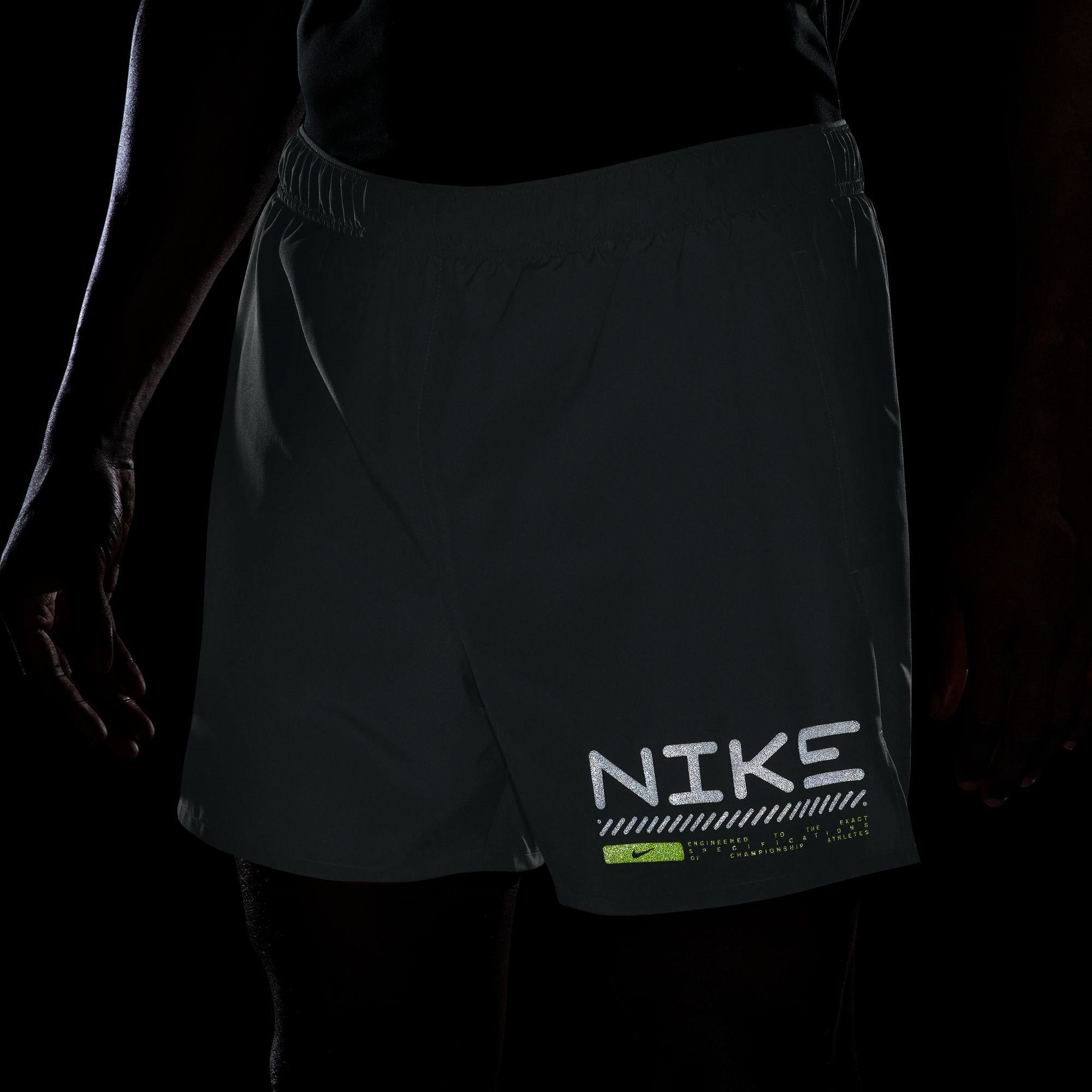 Platinum - Nike - Wint Chall Shrt Sn54 - 6