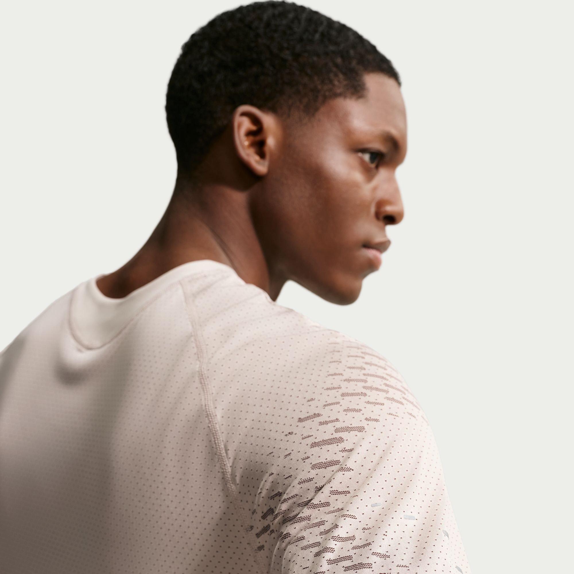 Crème/Bruin - Nike - Nike Stride SS Nov Sn61 - 2