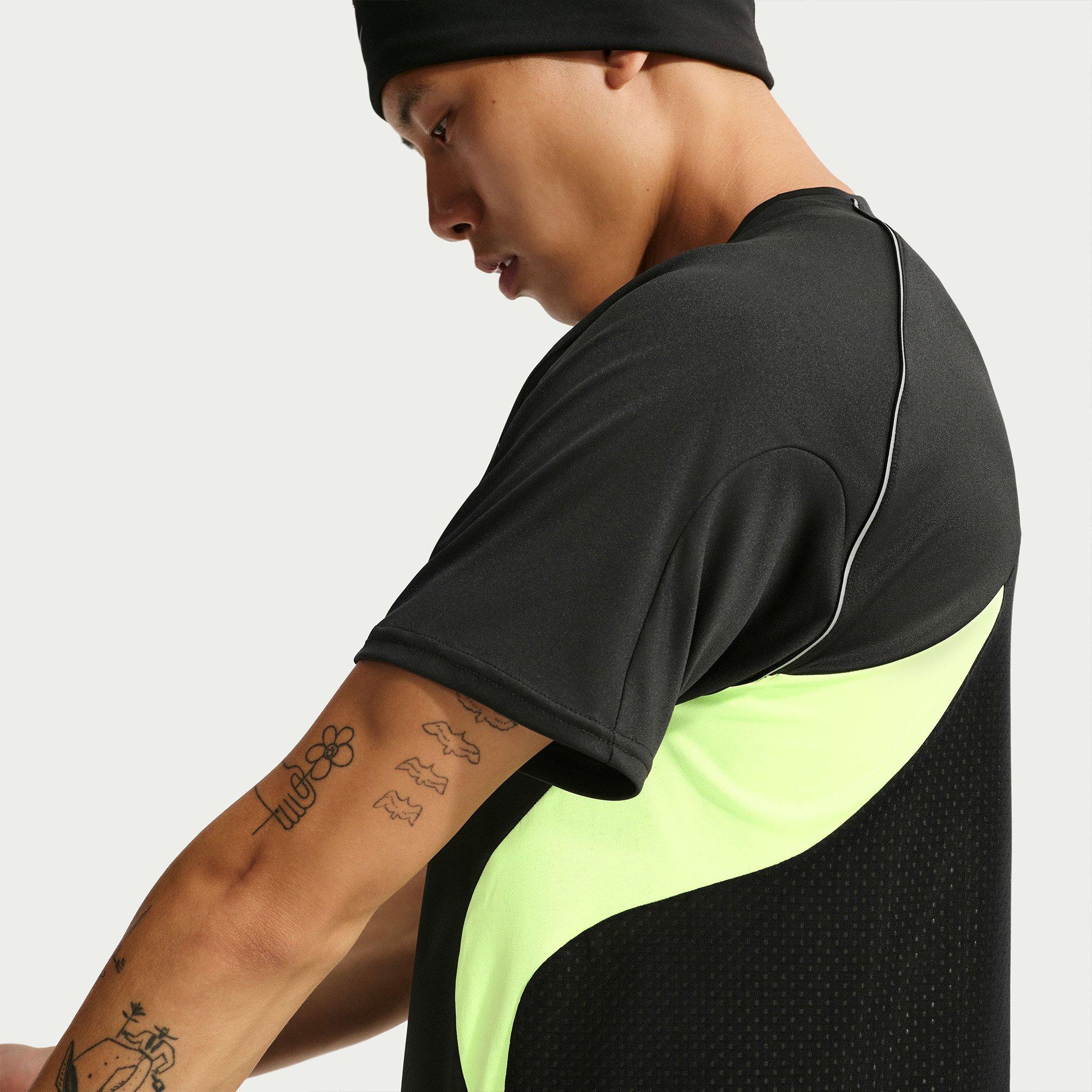 Black/Lemon - Nike - Nike Run Disrupt Top Sn71 - 4