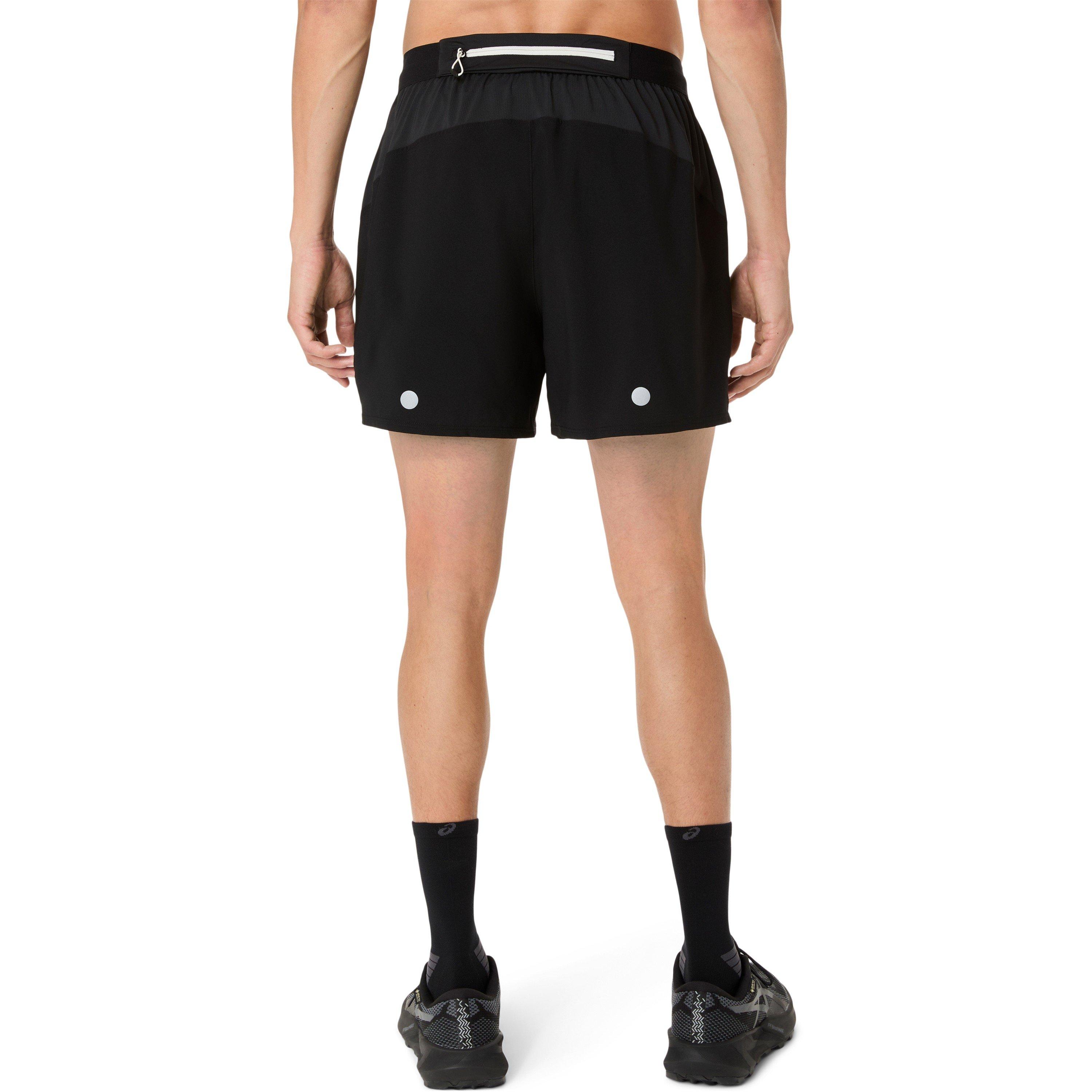 Perfekt Schwarz - Asics - Fujitrail All Over Print 5in Short Running Mens - 2