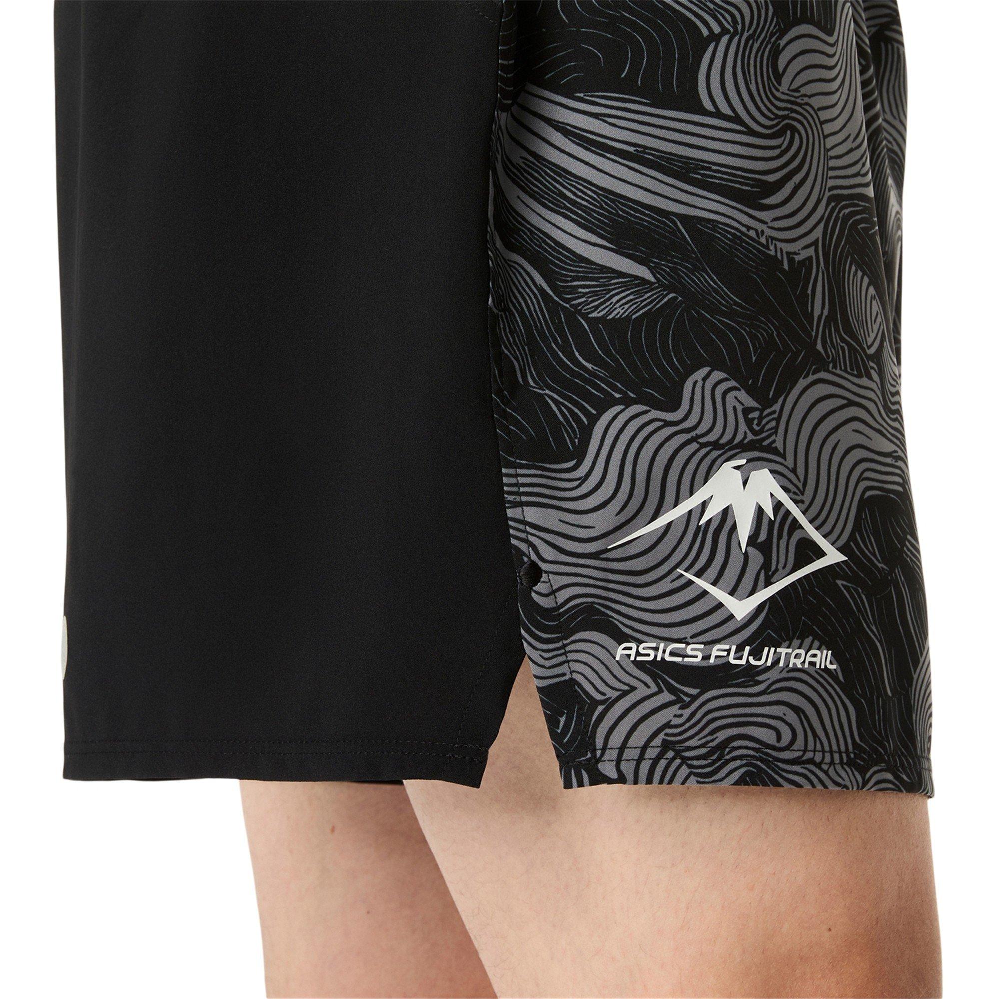 Perfekt Schwarz - Asics - Fujitrail All Over Print 5in Short Running Mens - 4