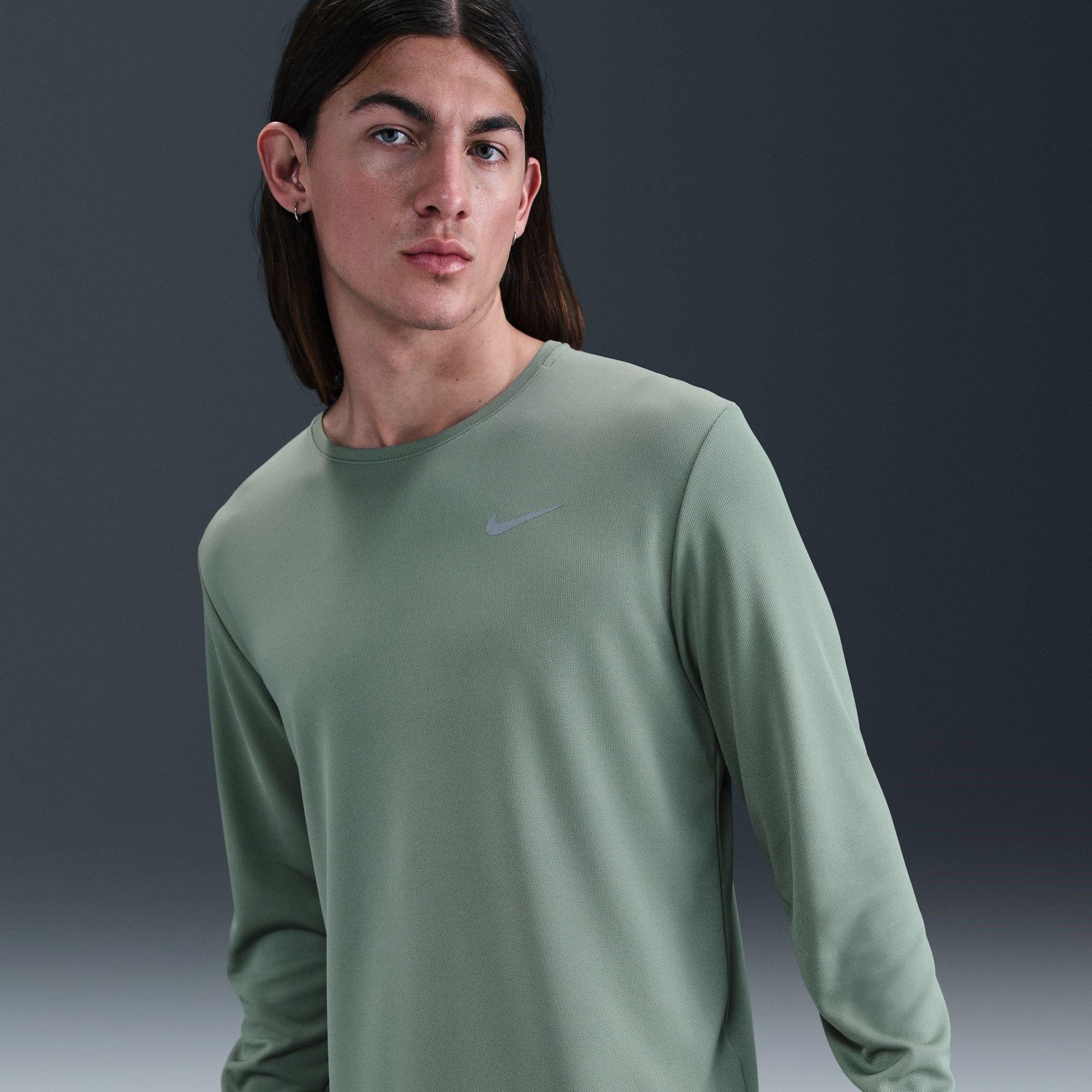 VERDE CHIARO/ARGENTO - Nike - Miler Men's Dri-FIT UV Long-Sleeve Running Top - 9
