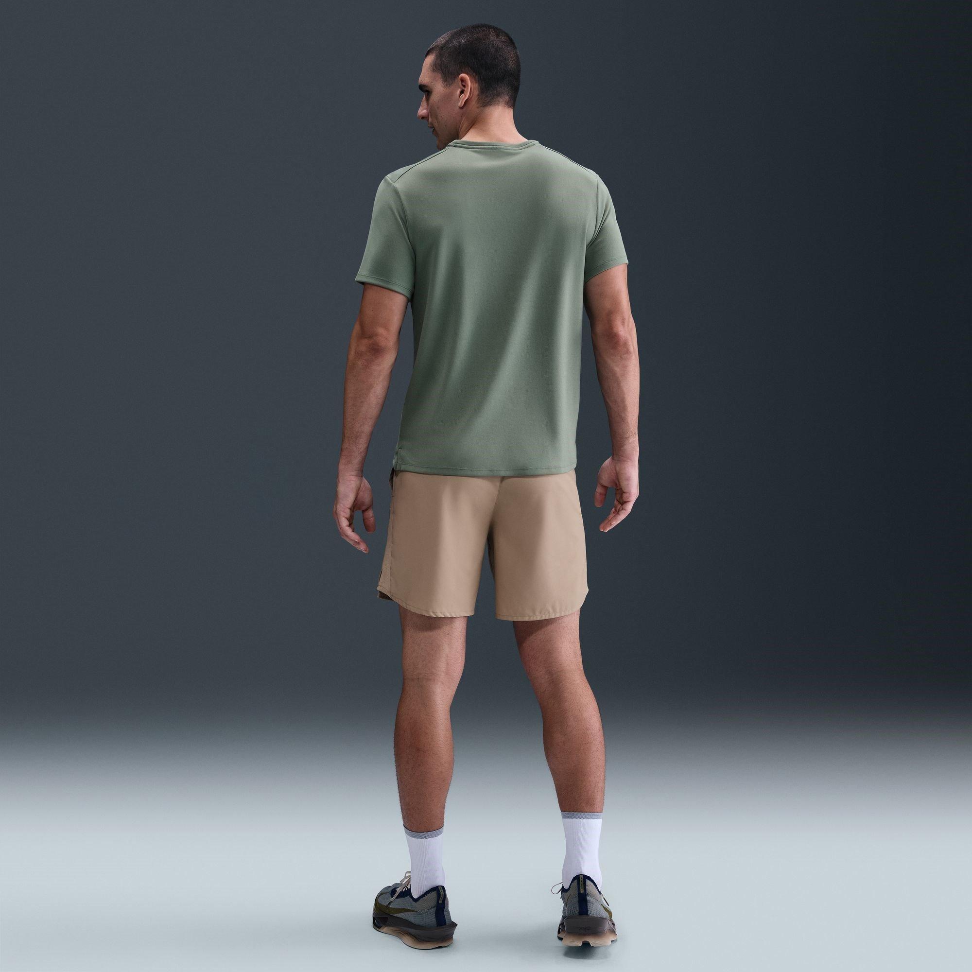 LEHM GRÜN/REFL - Nike - Miler Men's Dri-FIT UV Short-Sleeve Running Top - 8
