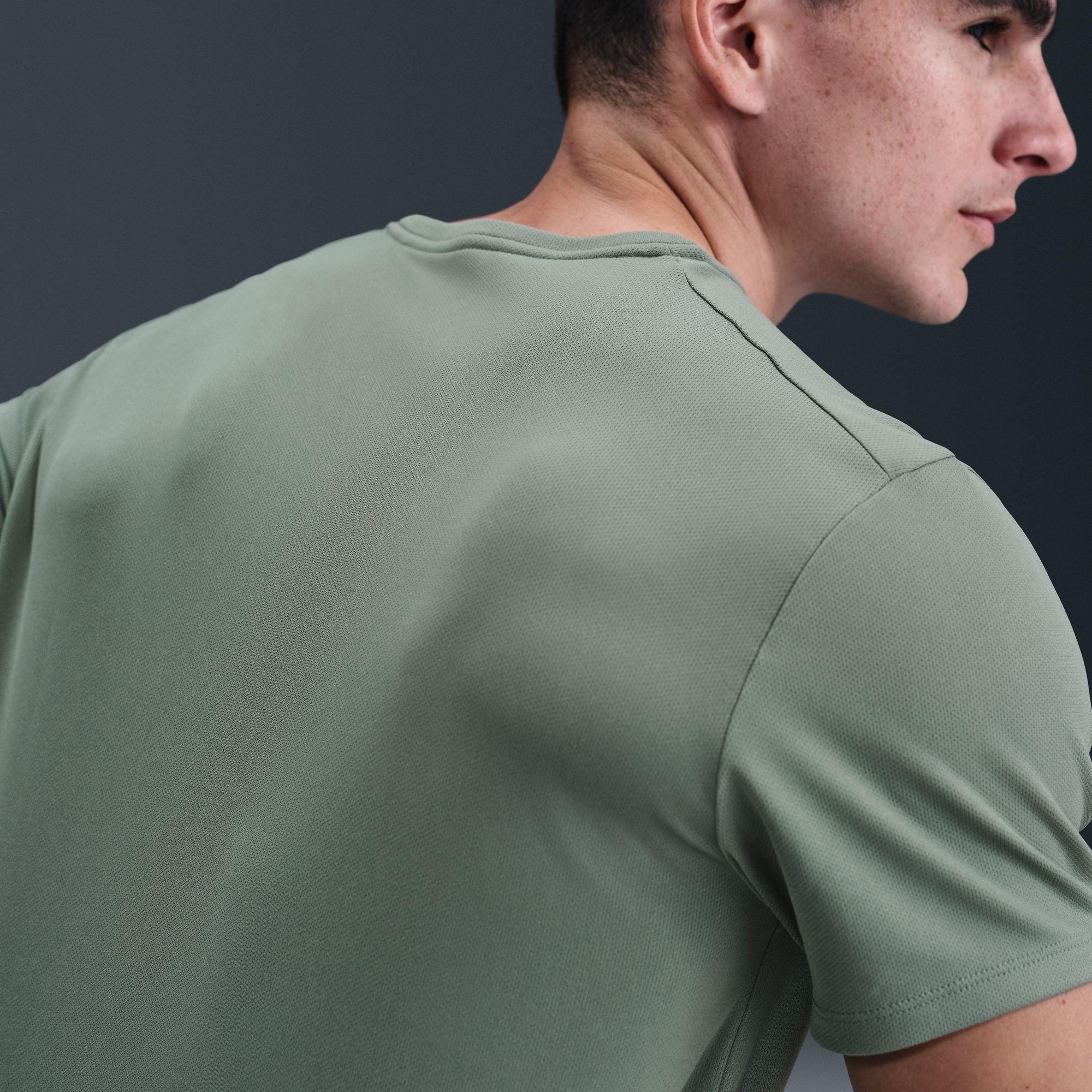 LEHM GRÜN/REFL - Nike - Miler Men's Dri-FIT UV Short-Sleeve Running Top - 10