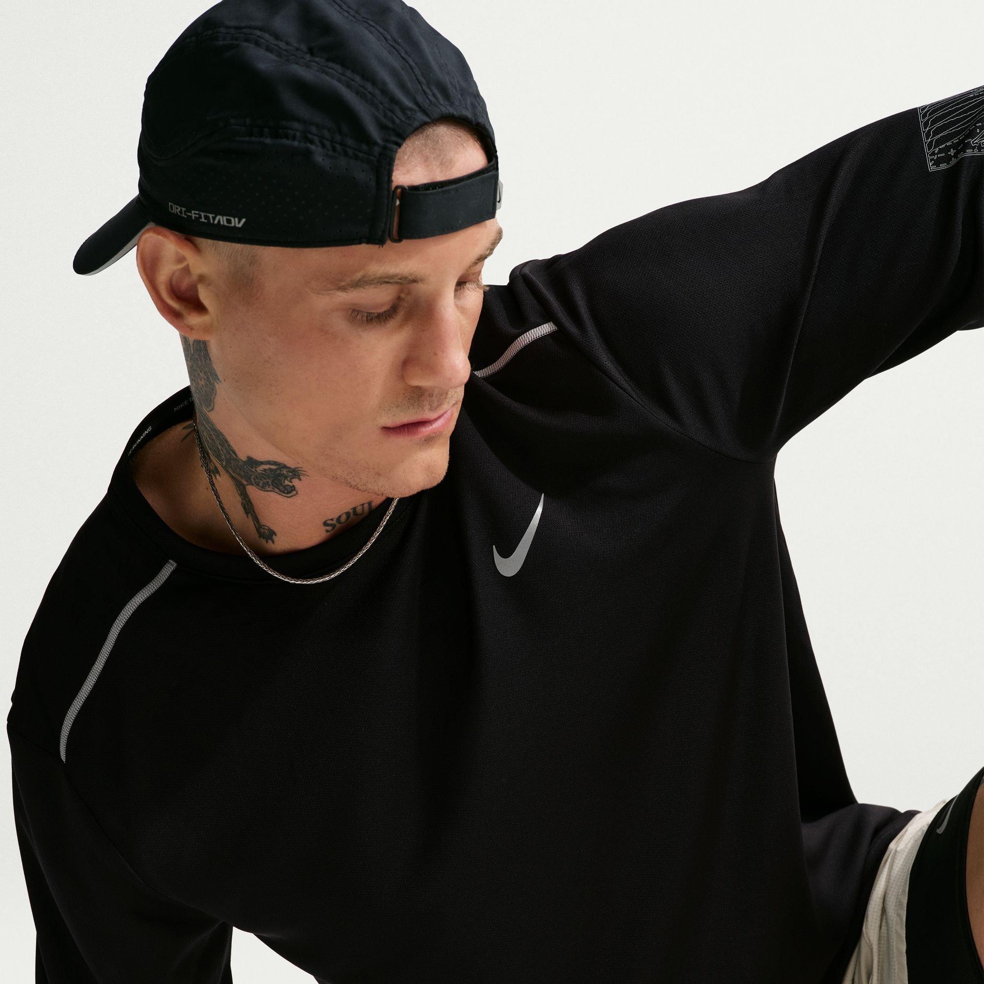Preto - Nike - Nike Miler Wint LS T Sn64 - 3