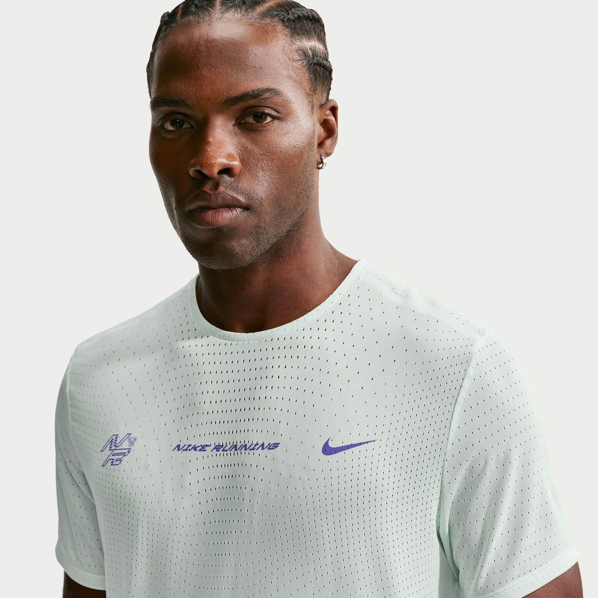 Barely Green - Nike - Nike Aero Race Tee Sn64 - 1