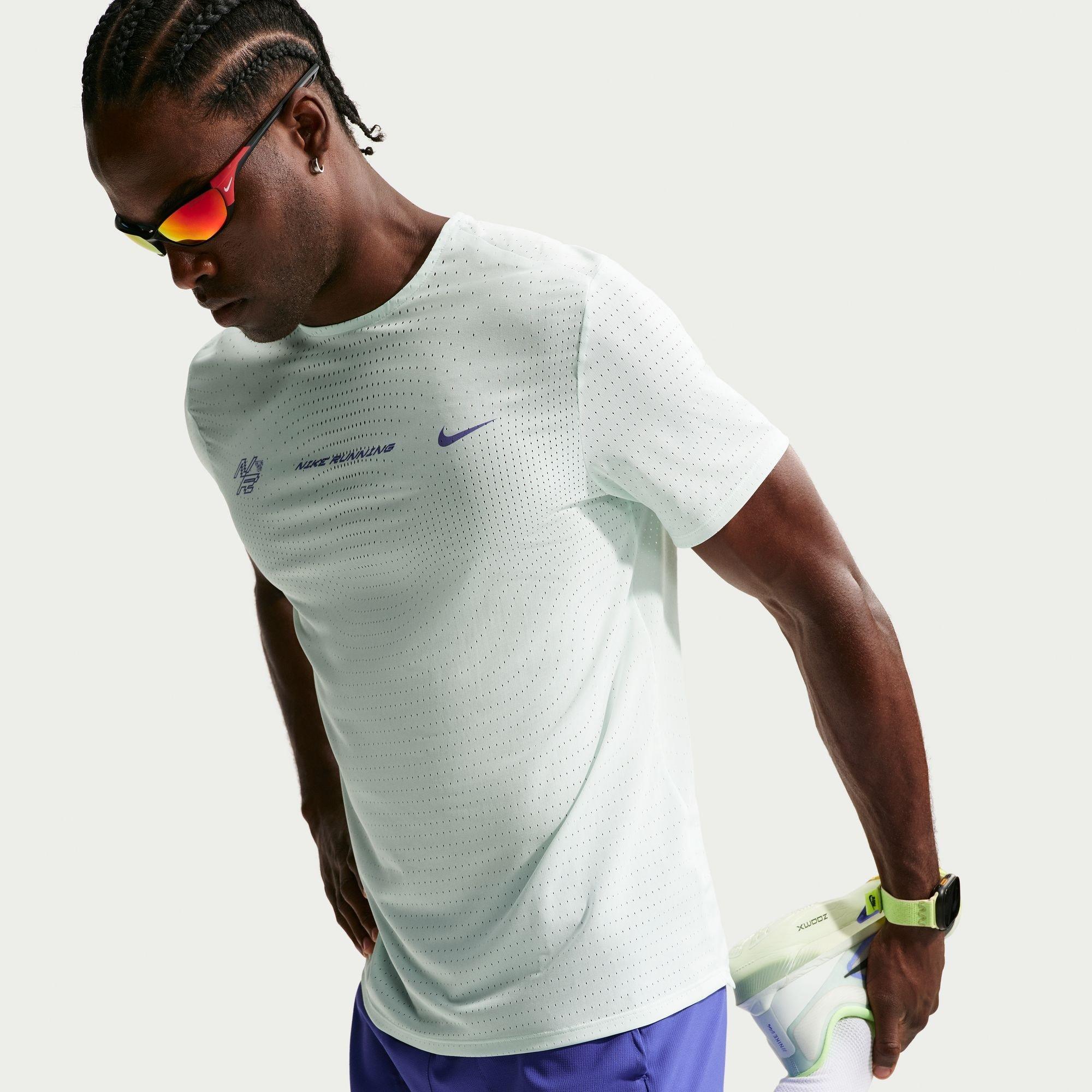 Barely Green - Nike - Nike Aero Race Tee Sn64 - 3