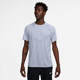 Nike Nike Stride Short Sleeve Performance T-Shirt