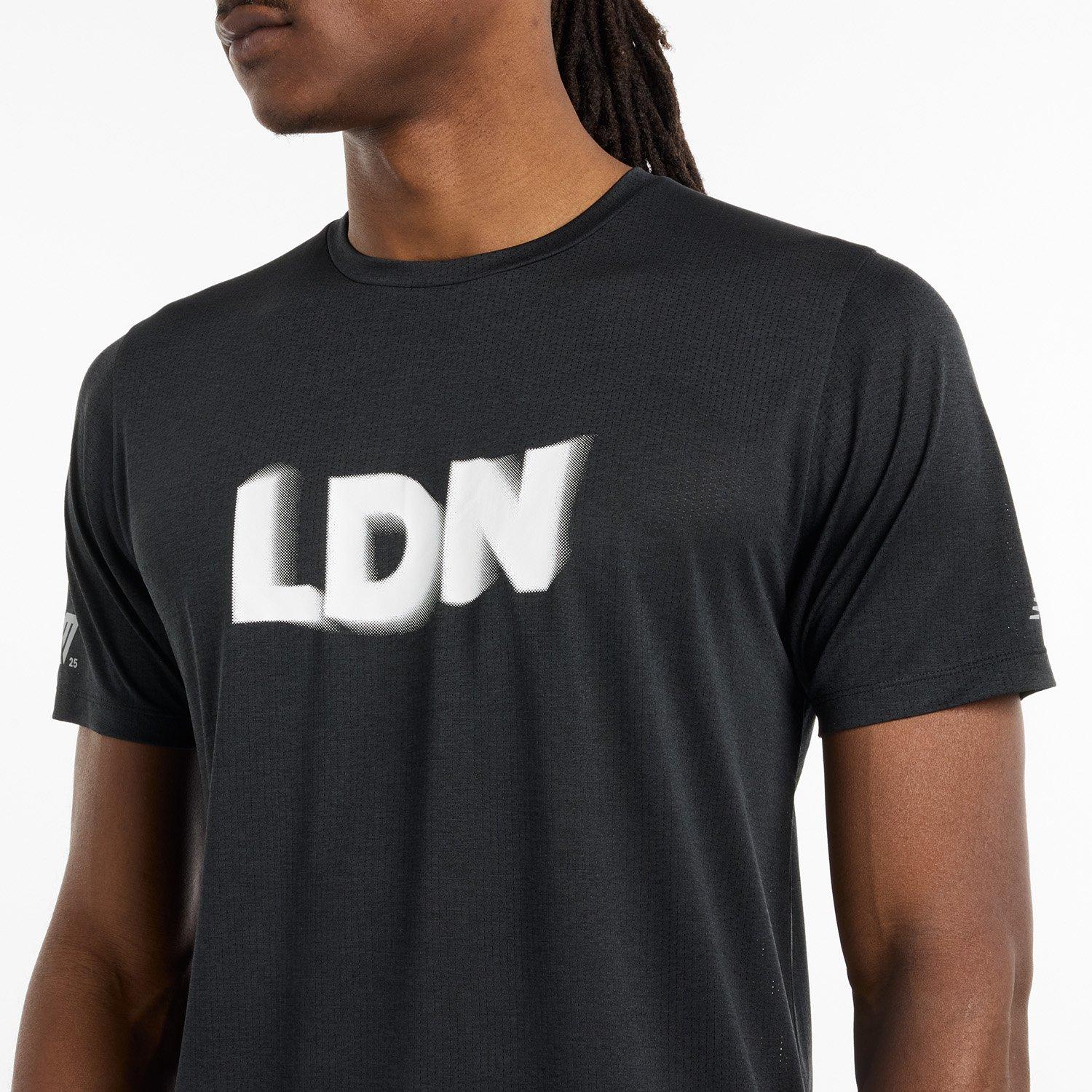 Zwarte Grafische - New Balance - Balance LDN Marathon Running Top Mens - 4