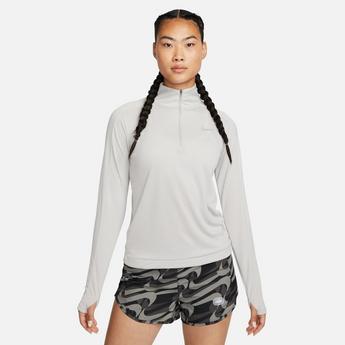 Nike Set aus Sweatshirt und Hose