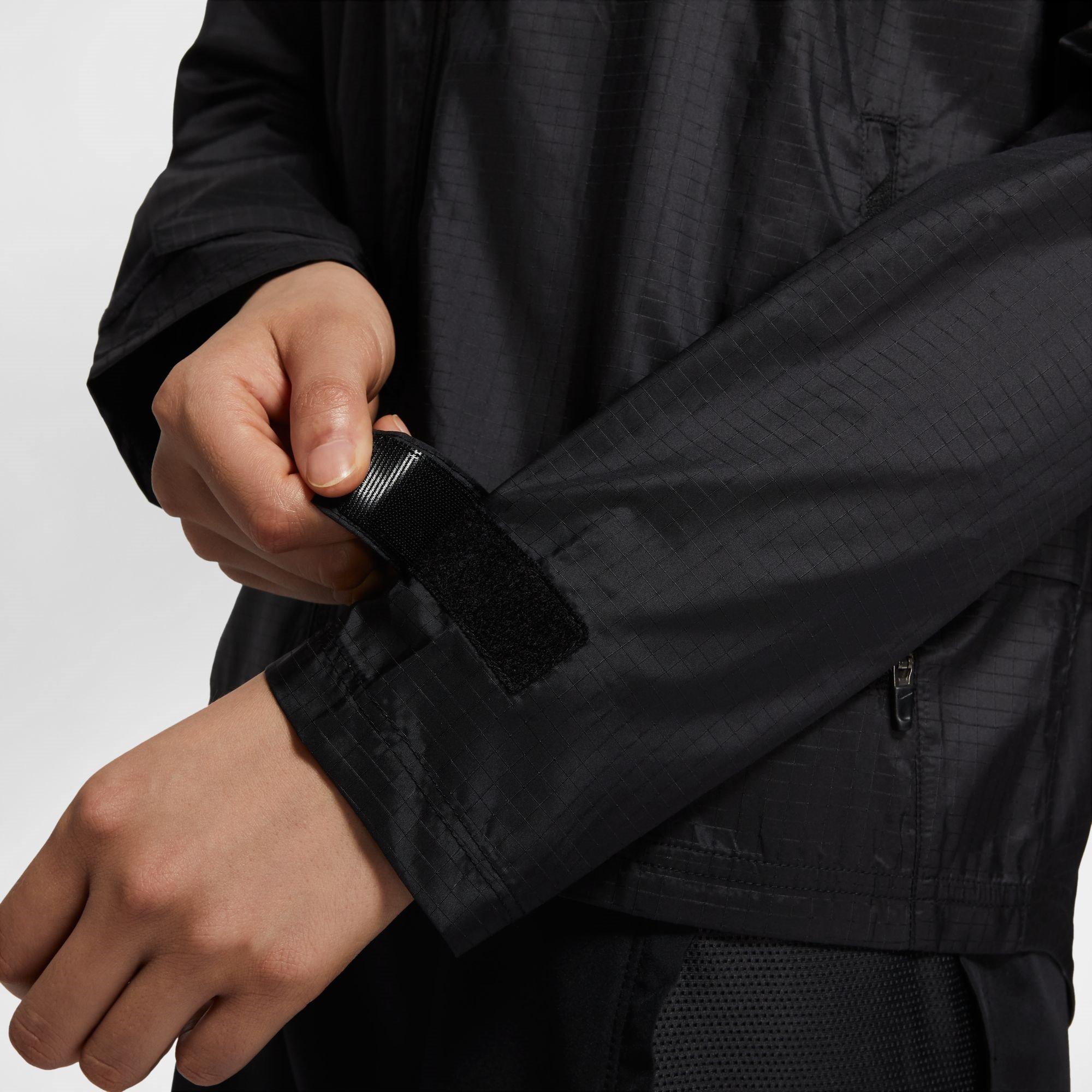 Zwart - Nike - Essential Running Jacket Womens - 7