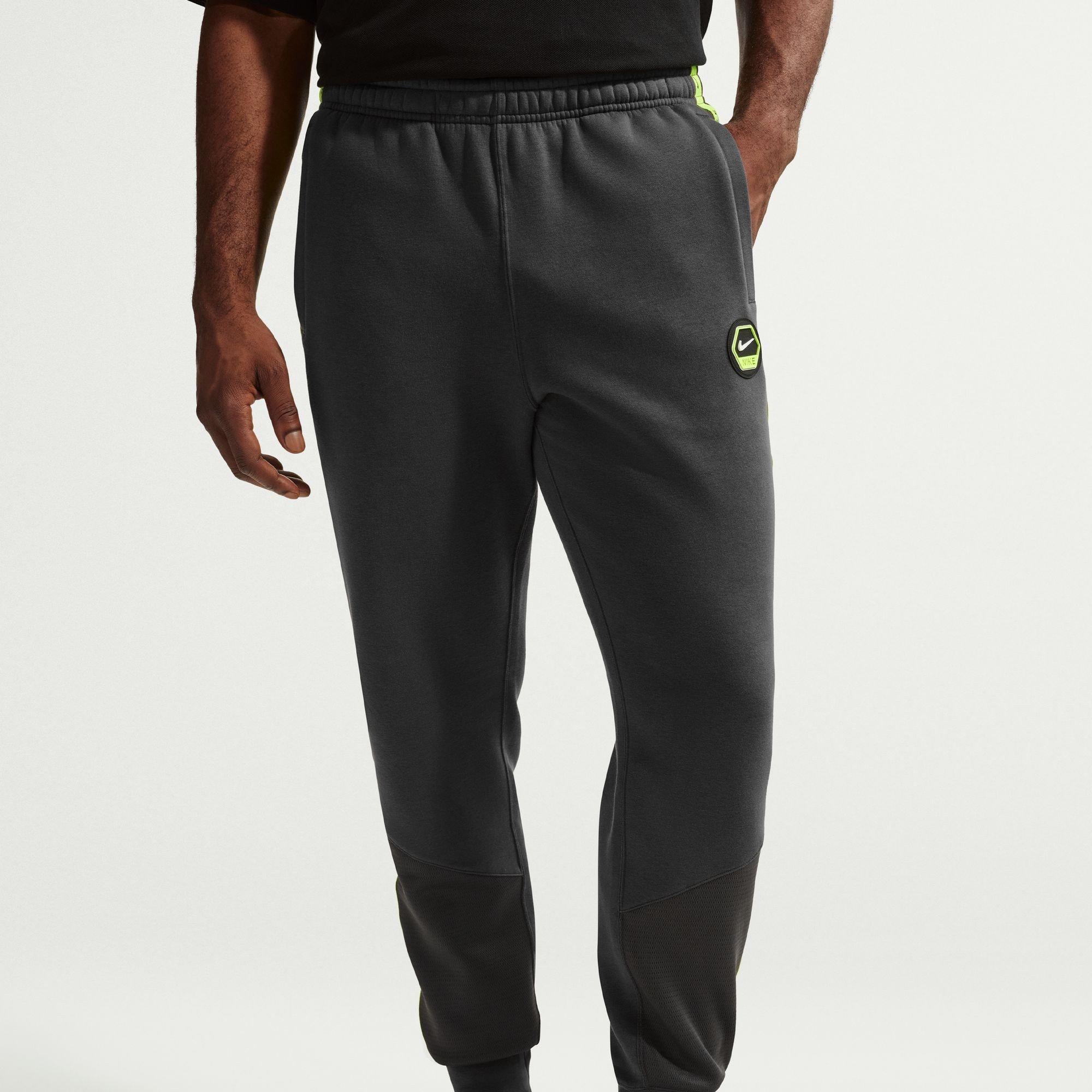 Nike Men's Closed Hem Fleece Joggers - Grey - M