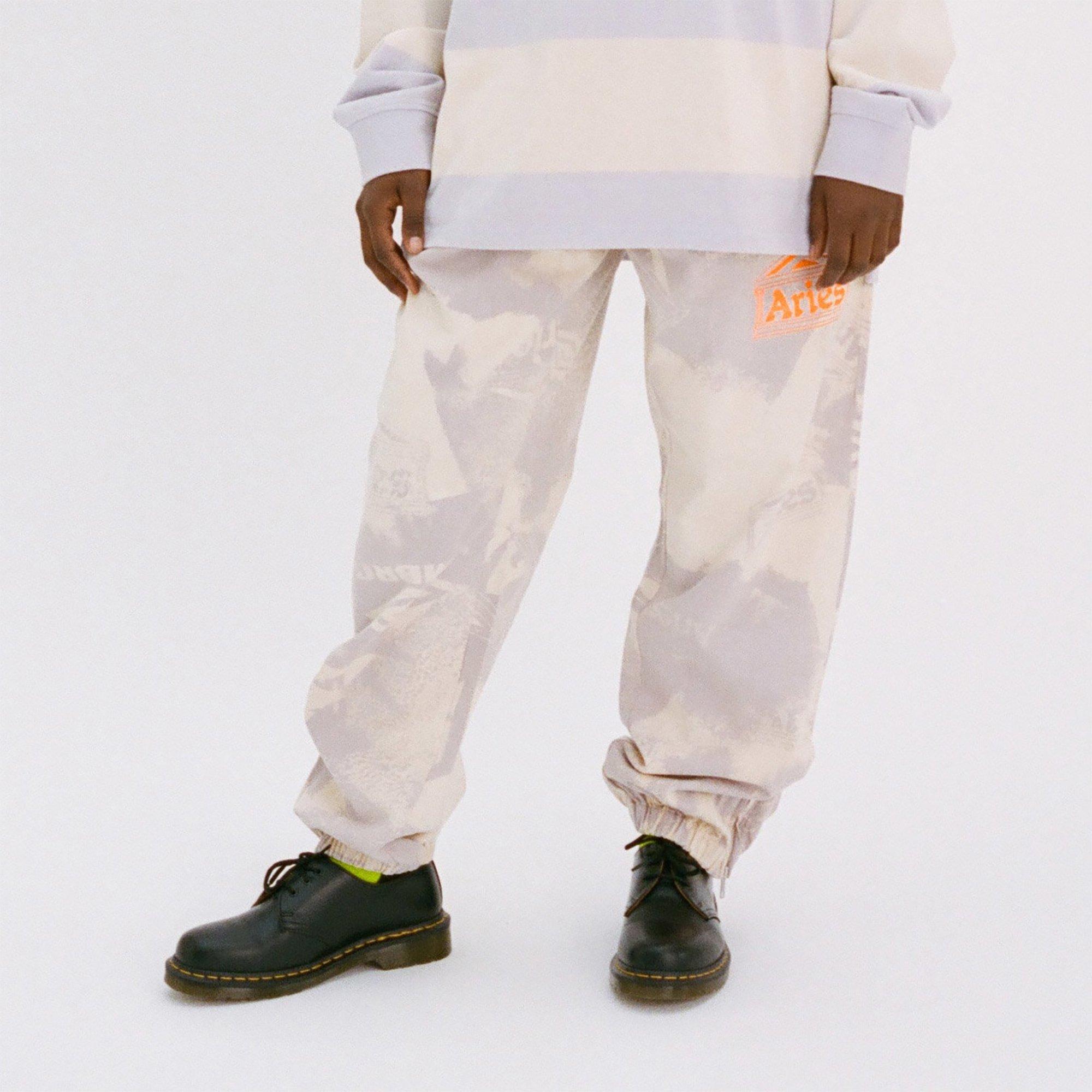 Lilac/Crm/Blk - Umbro - Men's Aries Closed Hem Woven Tracksuit Joggers - 1