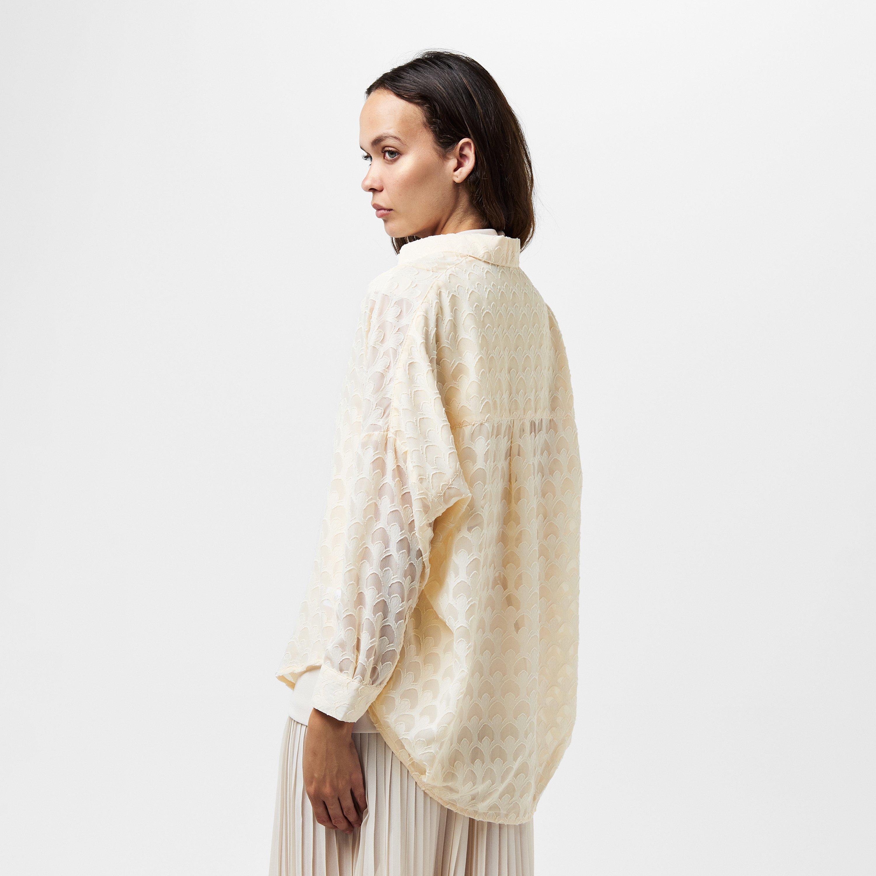 11-Classic Crm - French Connection - Geo Burn-Out Popover Shirt - 3