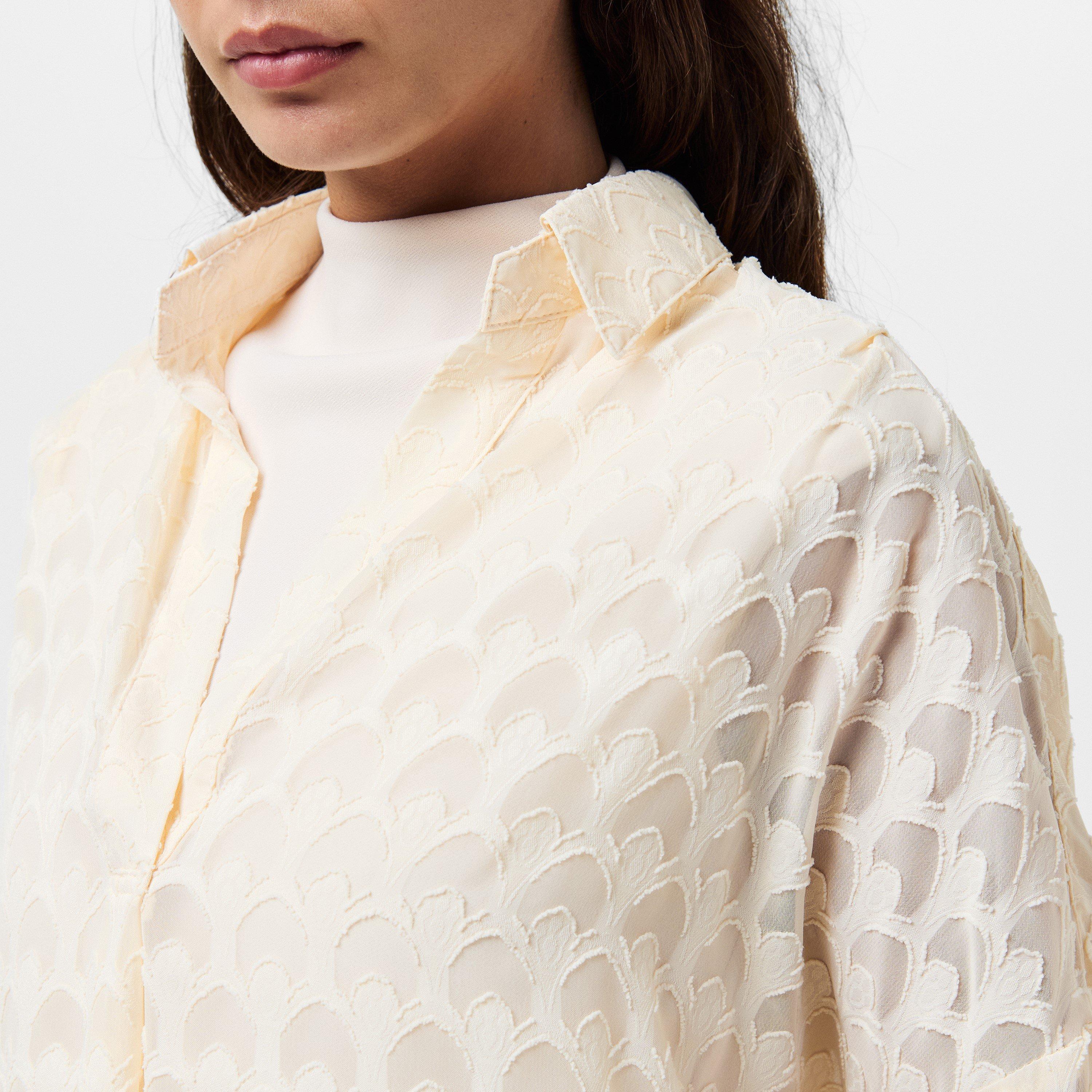 11-Classic Crm - French Connection - Geo Burn-Out Popover Shirt - 4