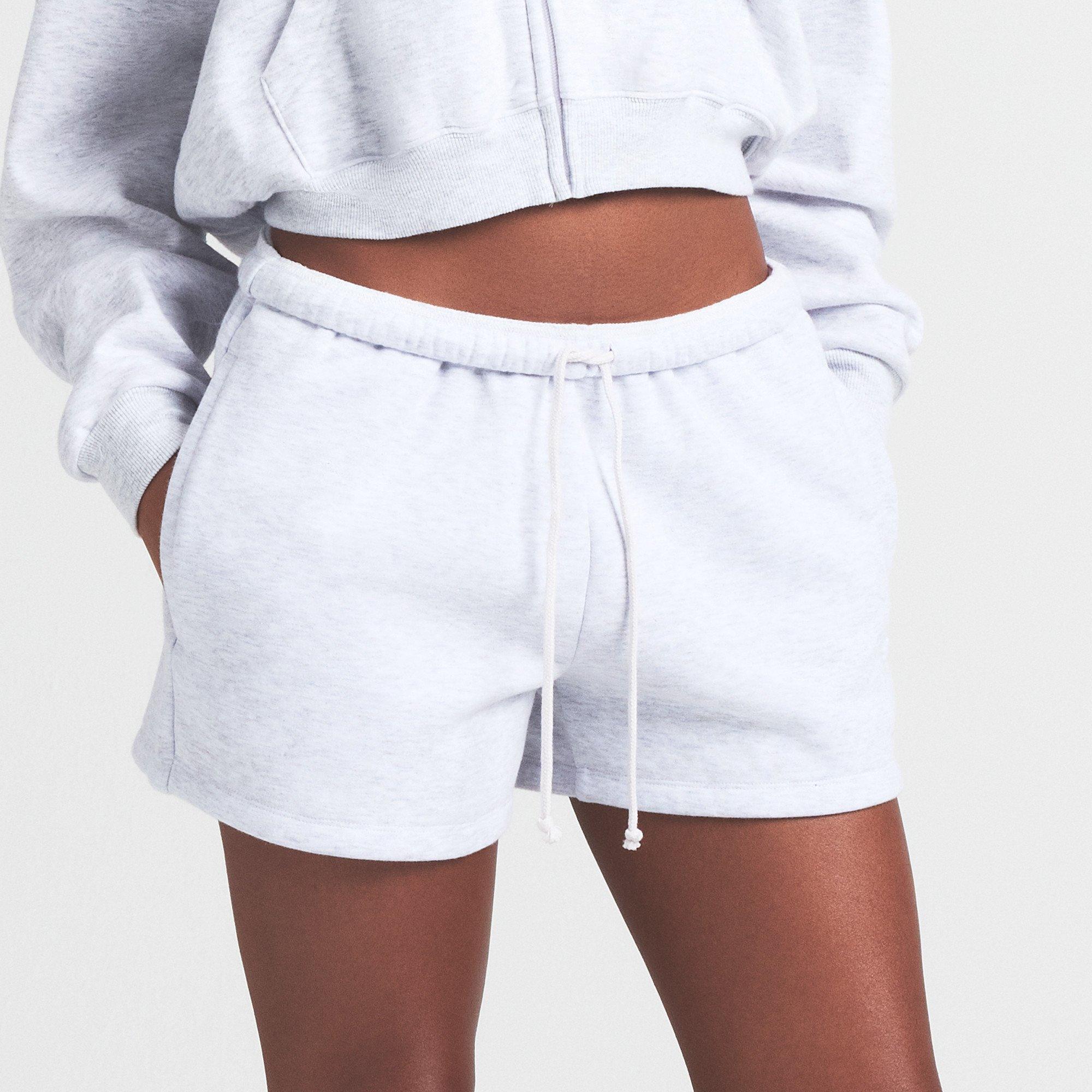 L HEATHER GREY - SKIMS - Women's Classic Short Fleece Jogger Shorts - 2