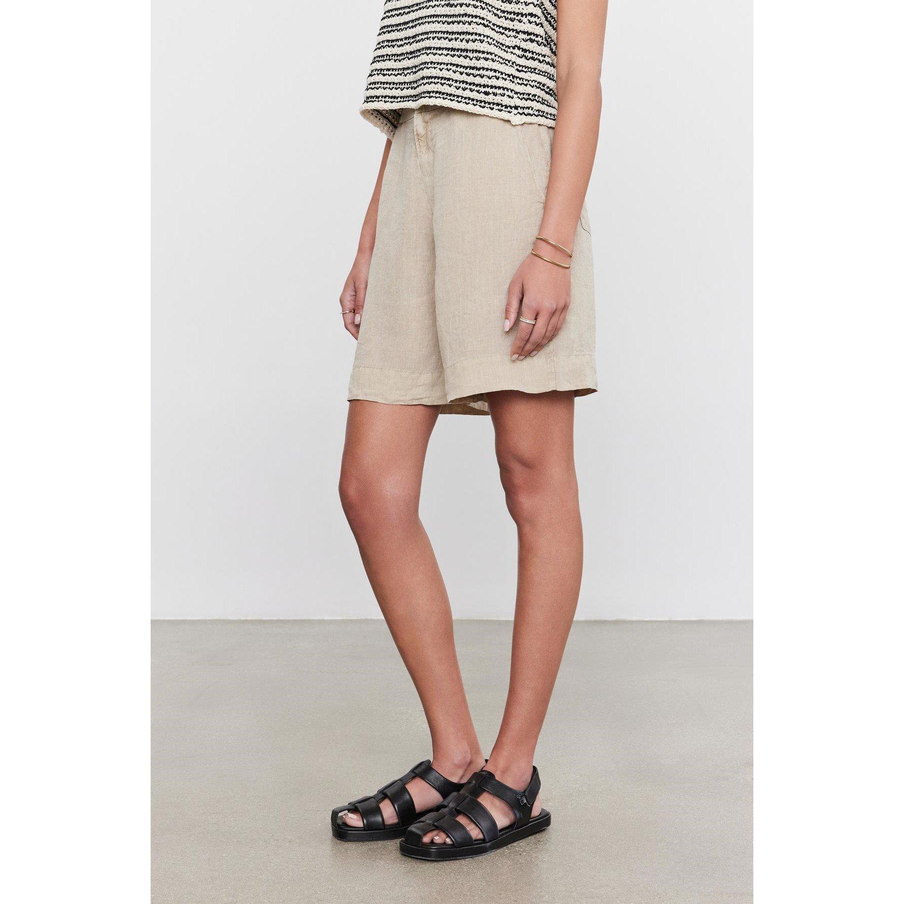 Velvet By Graham And Spencer Women's Tailored Shorts - Autumn - 10 (S)