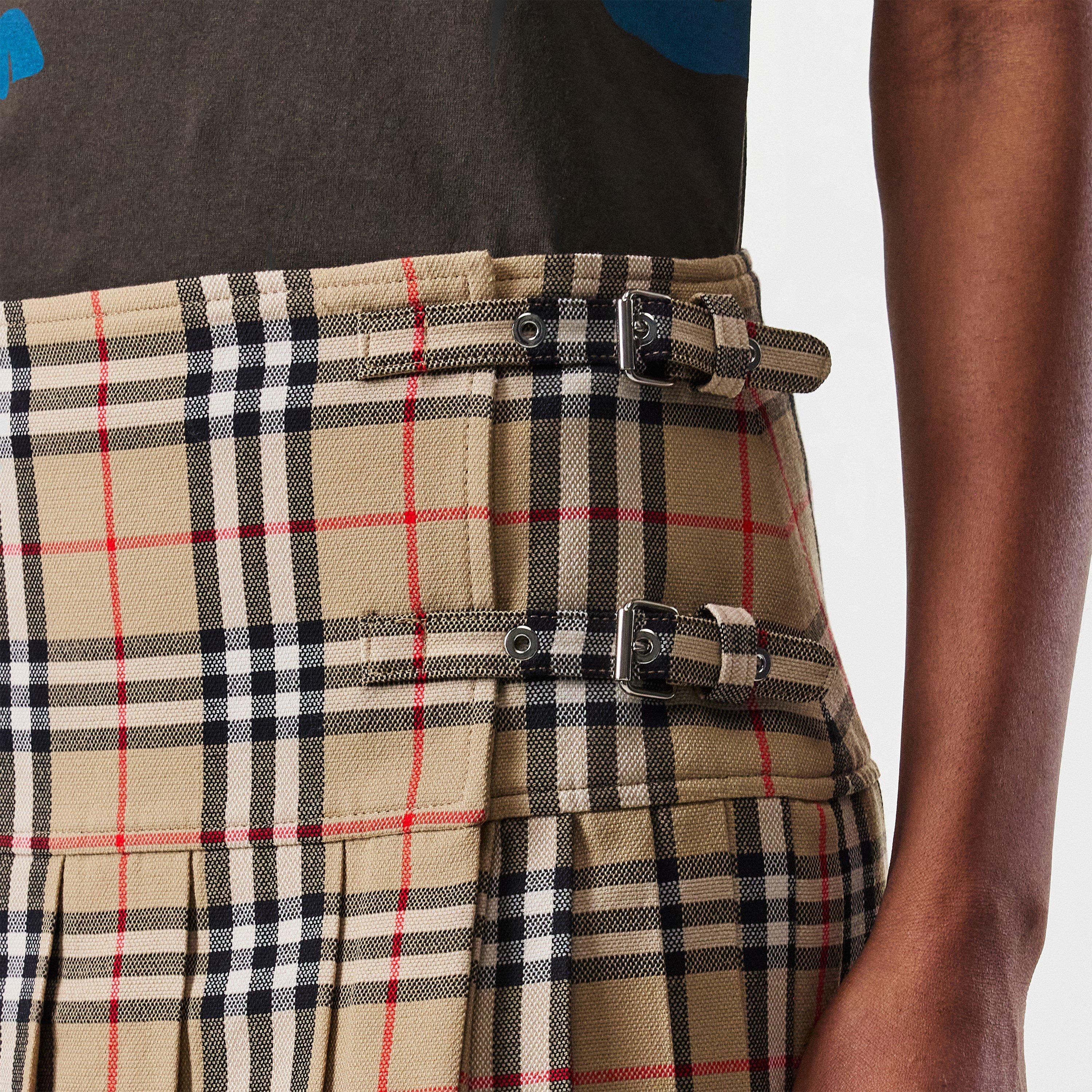 VIP【送料無料・関税込み】Burberry Checked Beige Zoe Skirt VIP【送料無料・関税込み】Burberry Checked Beige Zoe Skirt