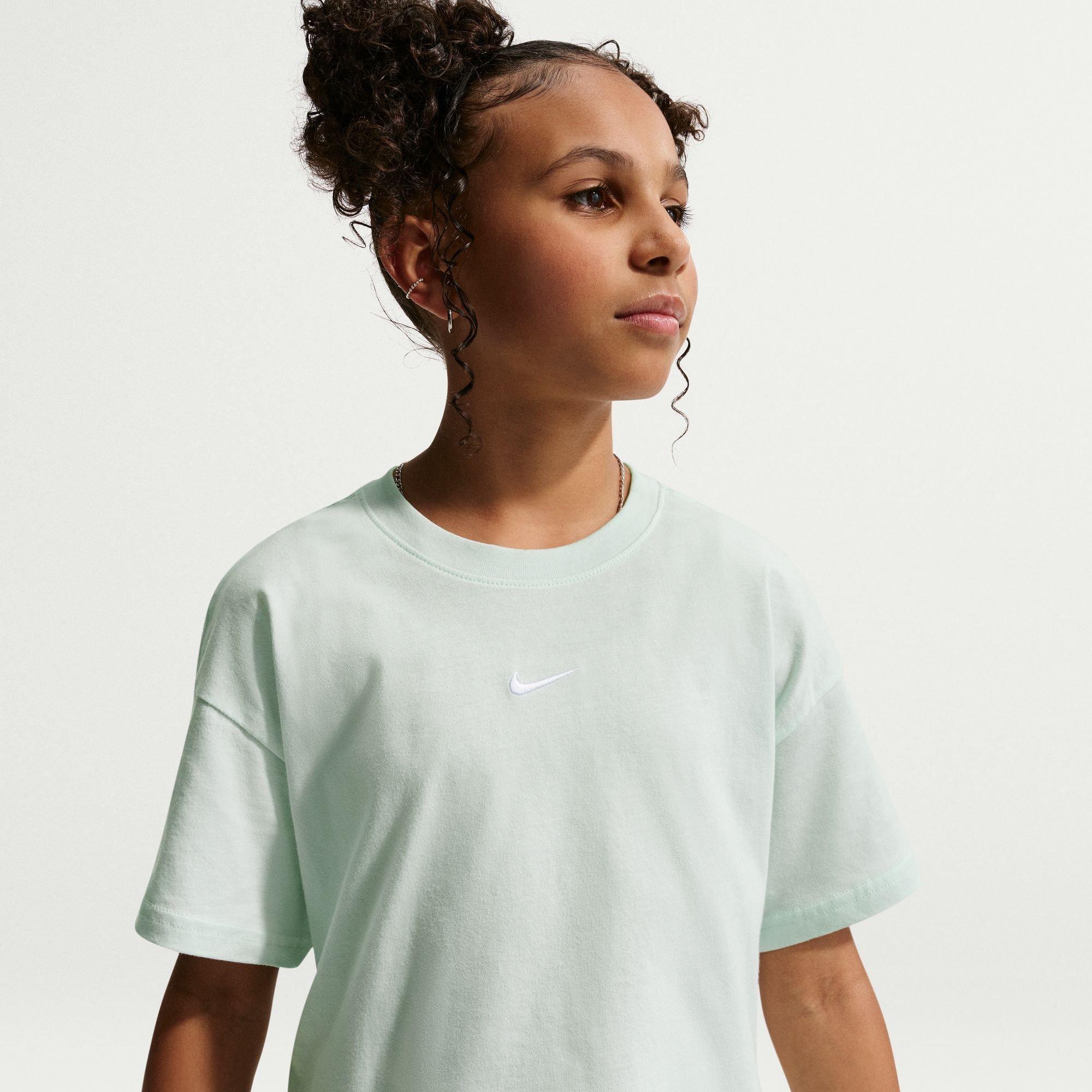 Nike Sportswear Big Kids' (Girls') T-Shirt