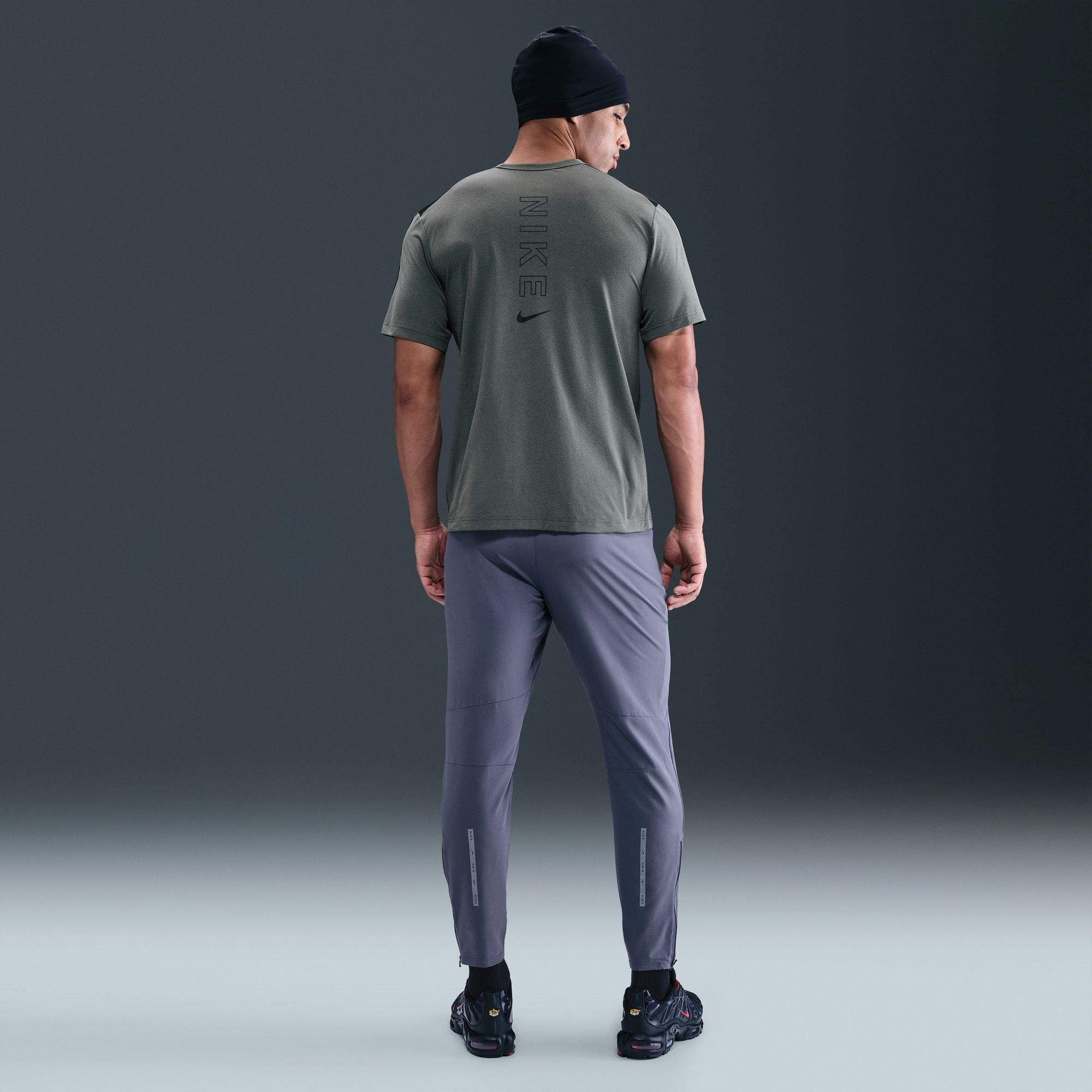 Grau/Schwarz - Nike - Nike City Df Tee Sn61 - 8