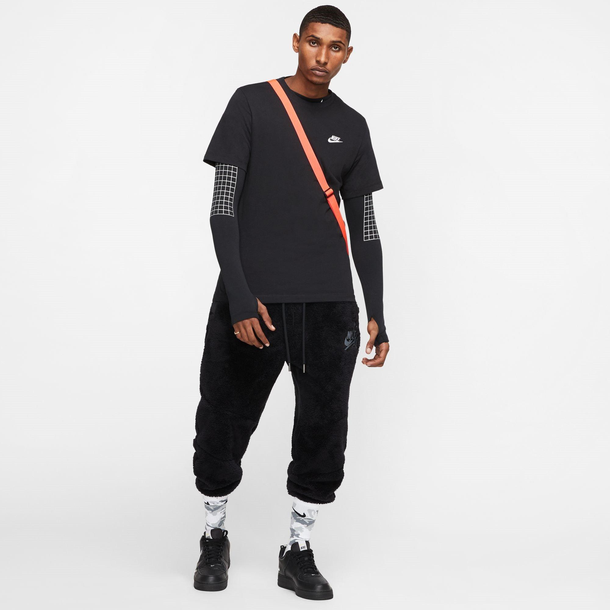 Black SL - Nike - Sportswear Club T-Shirt Mens - 10
