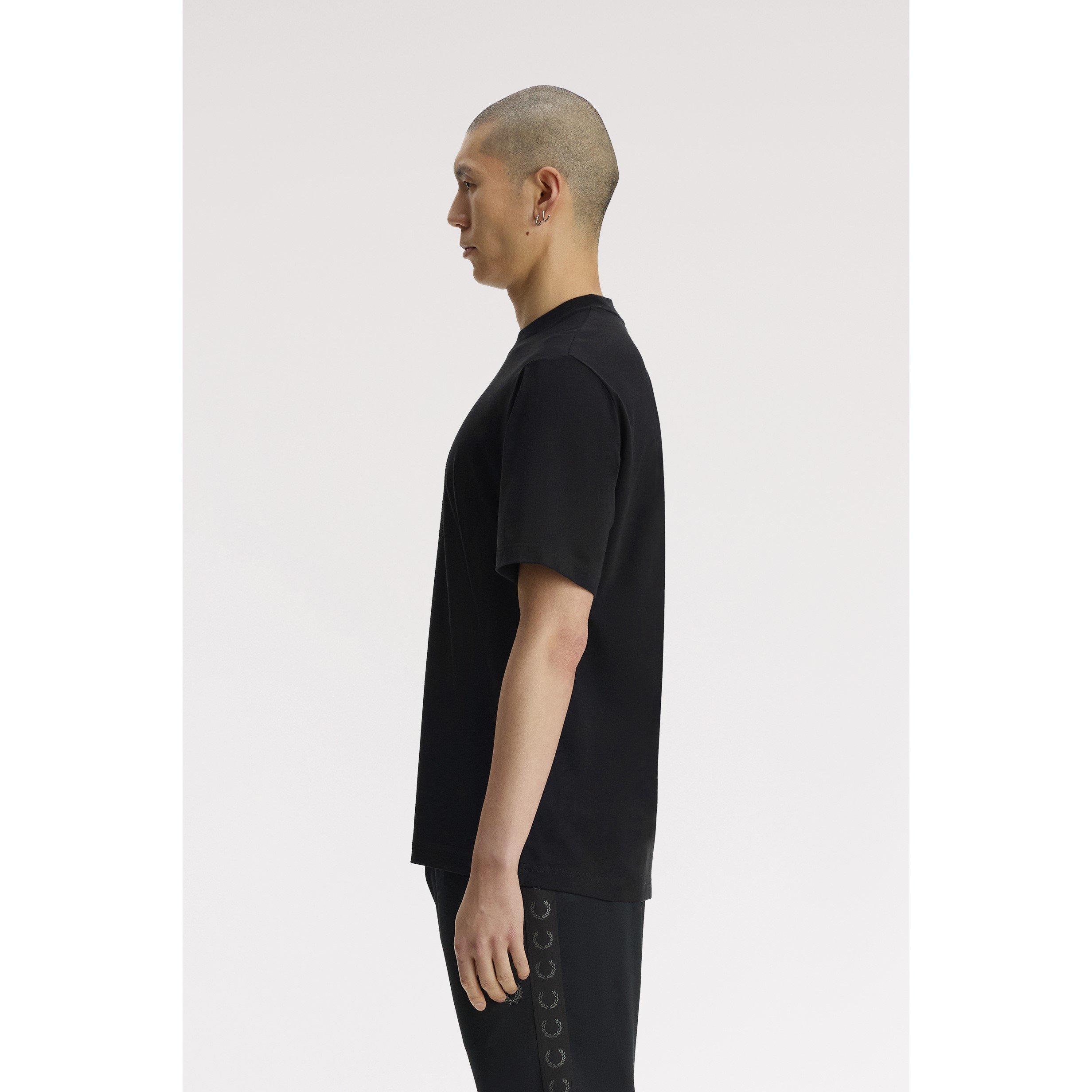 Black 102 - Fred Perry - Fred Reflc Wreath T Sn64 - 4