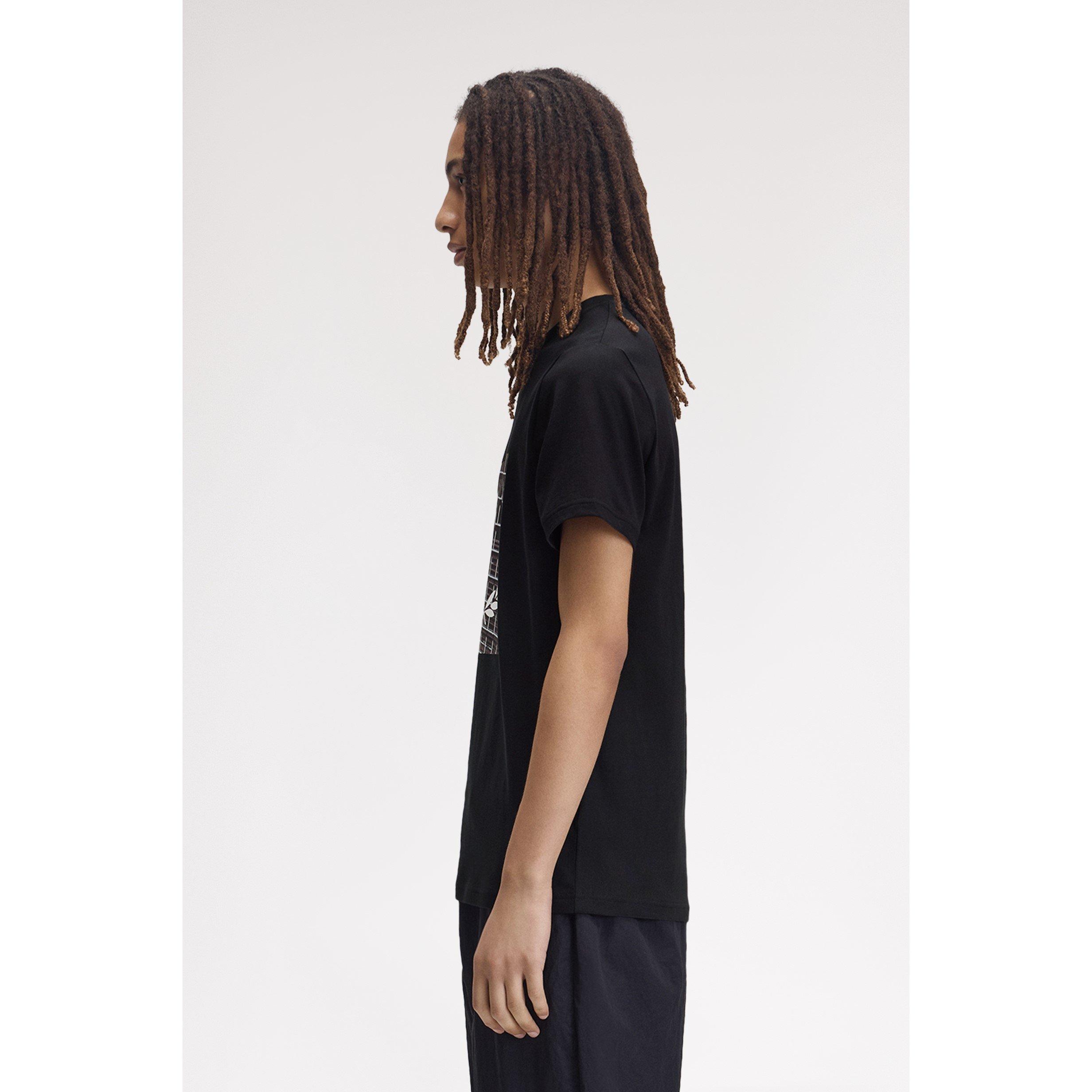 Black 102 - Fred Perry - Fred Graph T Sn64 - 4