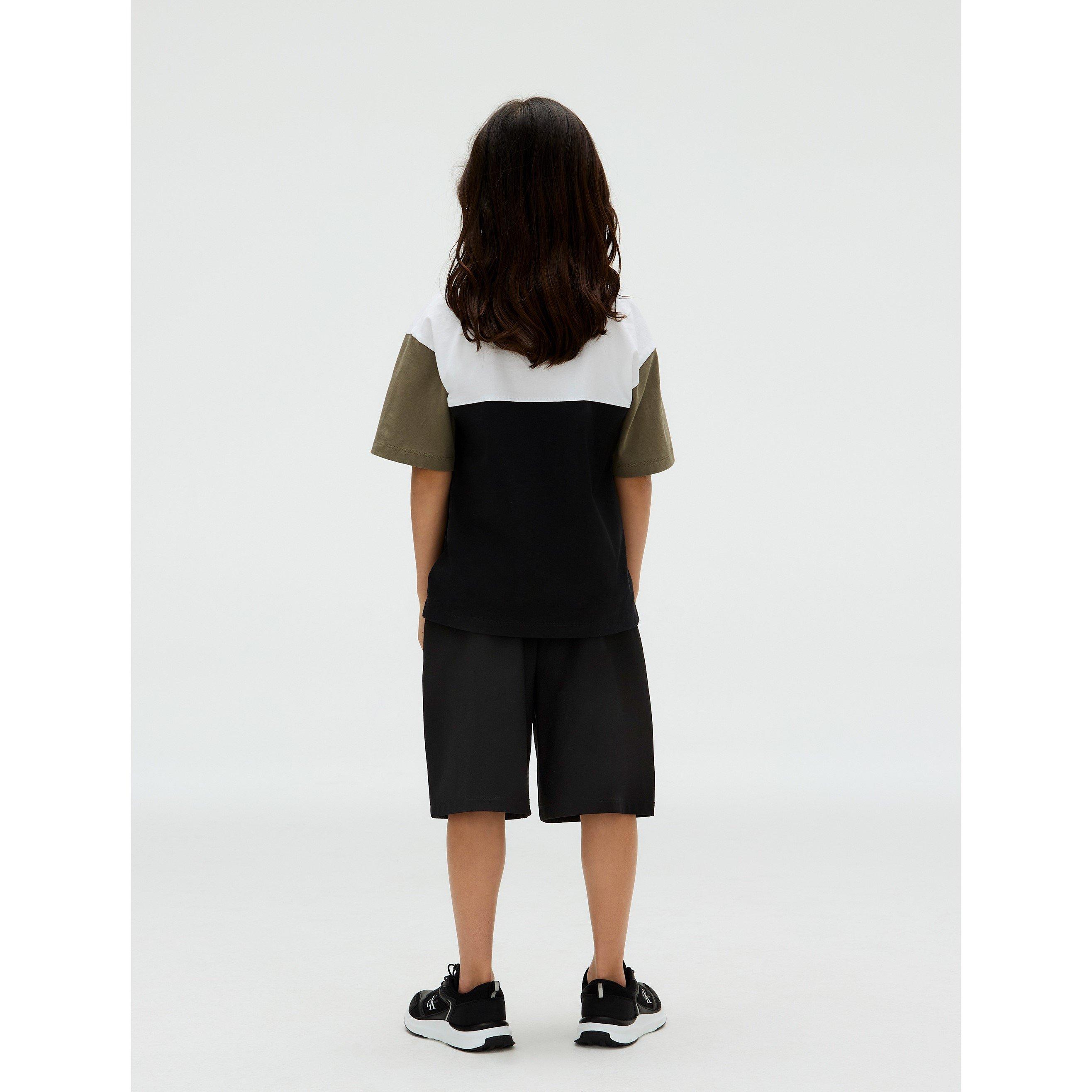 Blk/Grn/Wht BEH - Calvin Klein Jeans - Kids' CK Block Regular Fit T-Shirt - 2