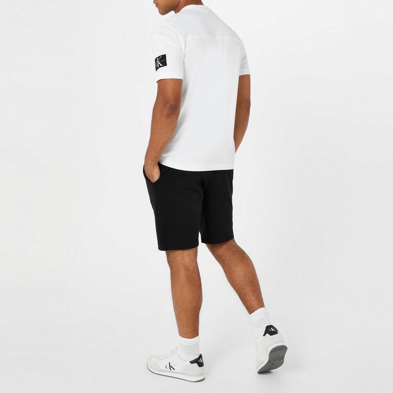Blanc éclatant - Nike Dunk SB High Concepts Ugly Christmas Sweater Grey 27cm - Monogram Badge T-Shirt - 3
