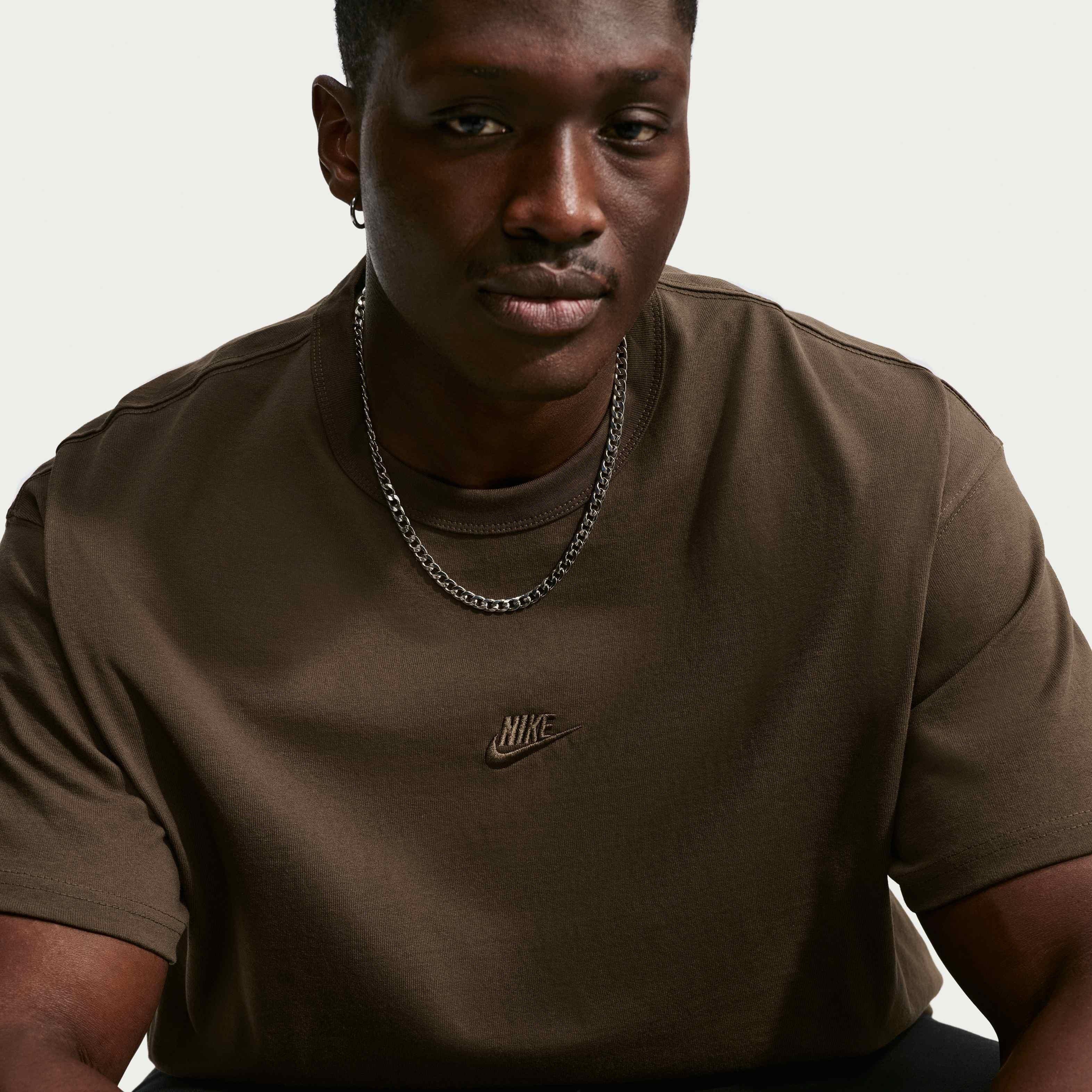 Dark Hazel - Nike - Nike Prem Ess Tee Sn63 - 6